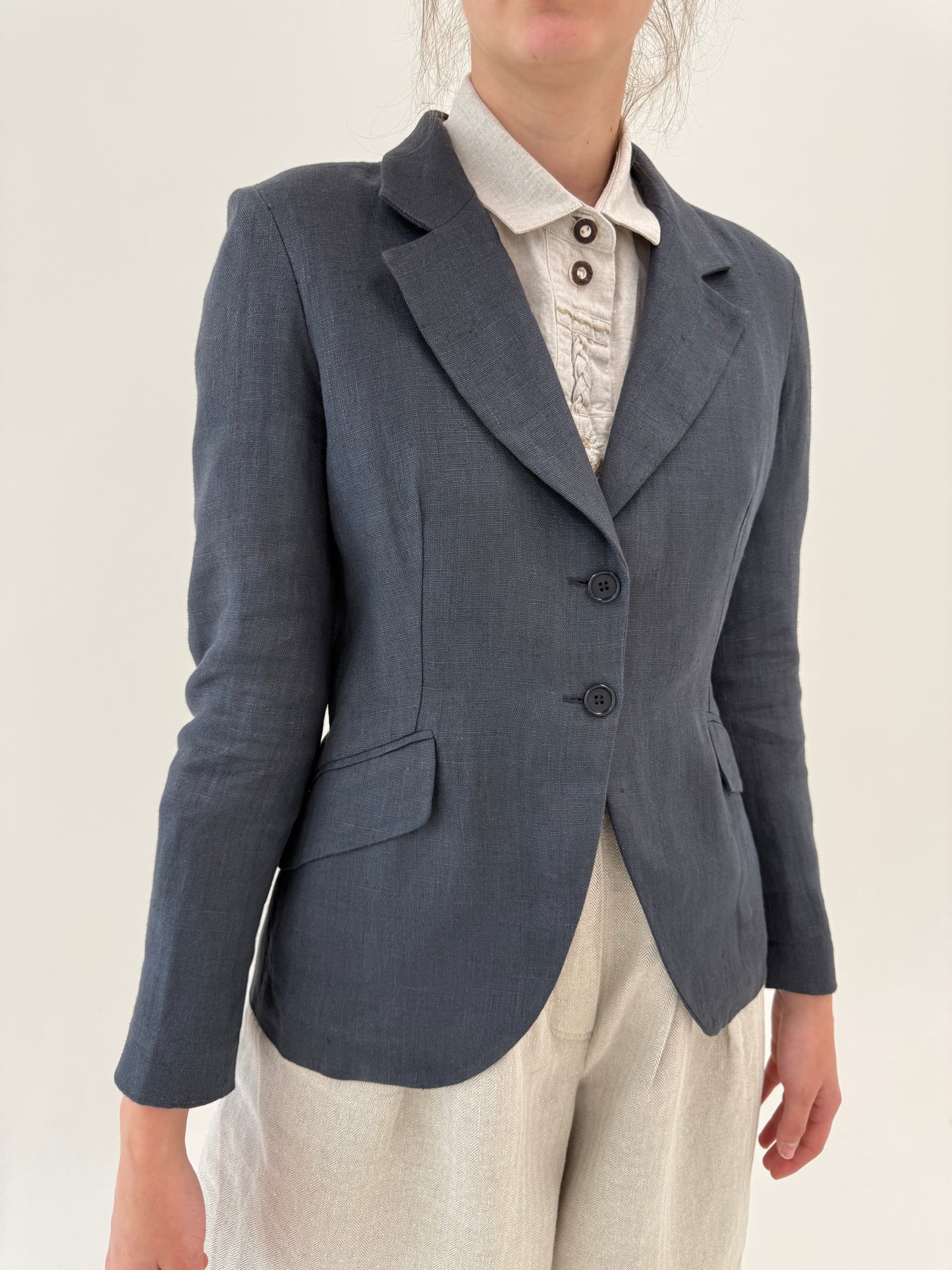 Sacou cambrat italian steel blue din in premium în croi ușor cambrat
