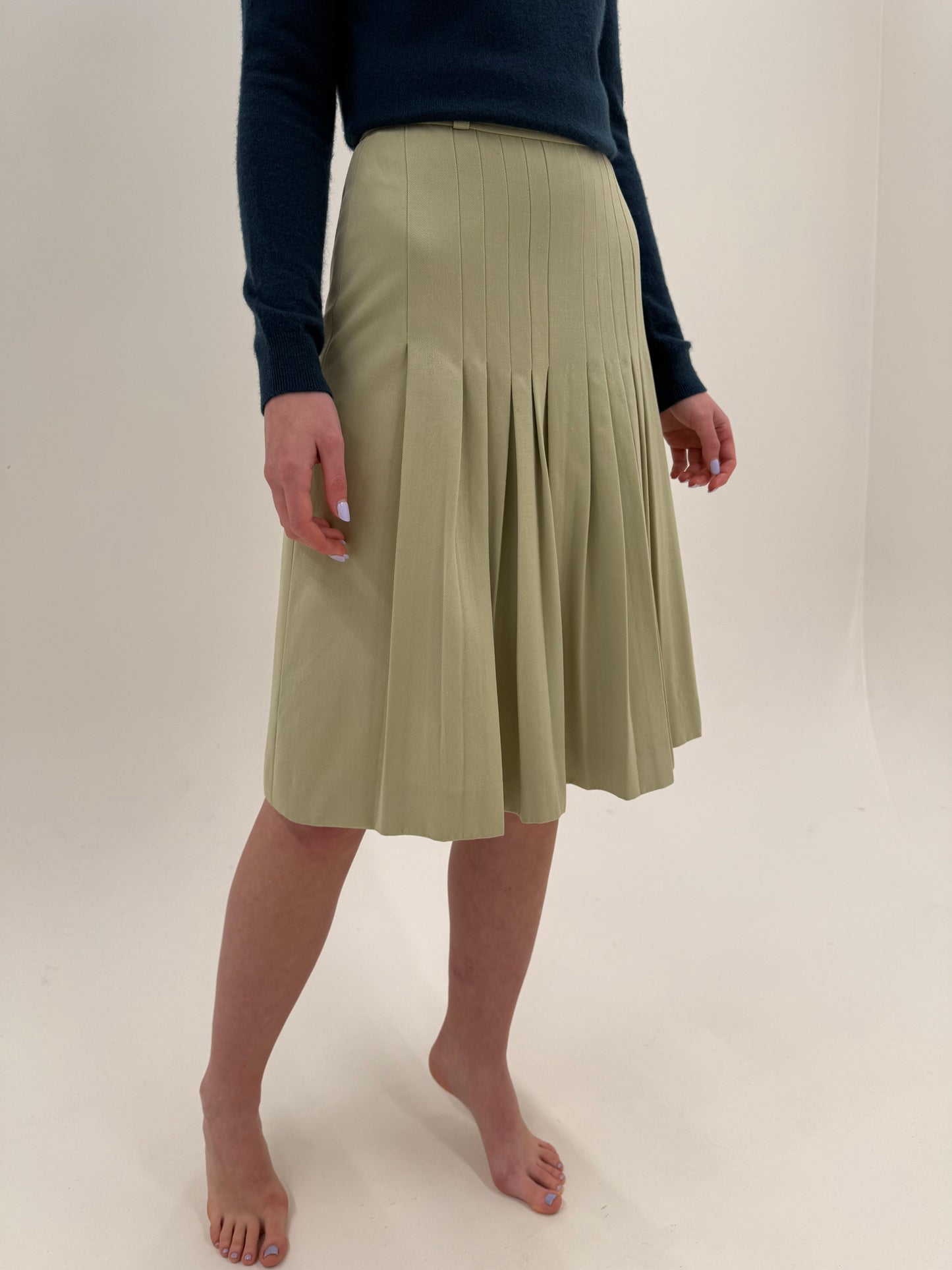 Fustă plisata light sage green din lana worsted italiană extra