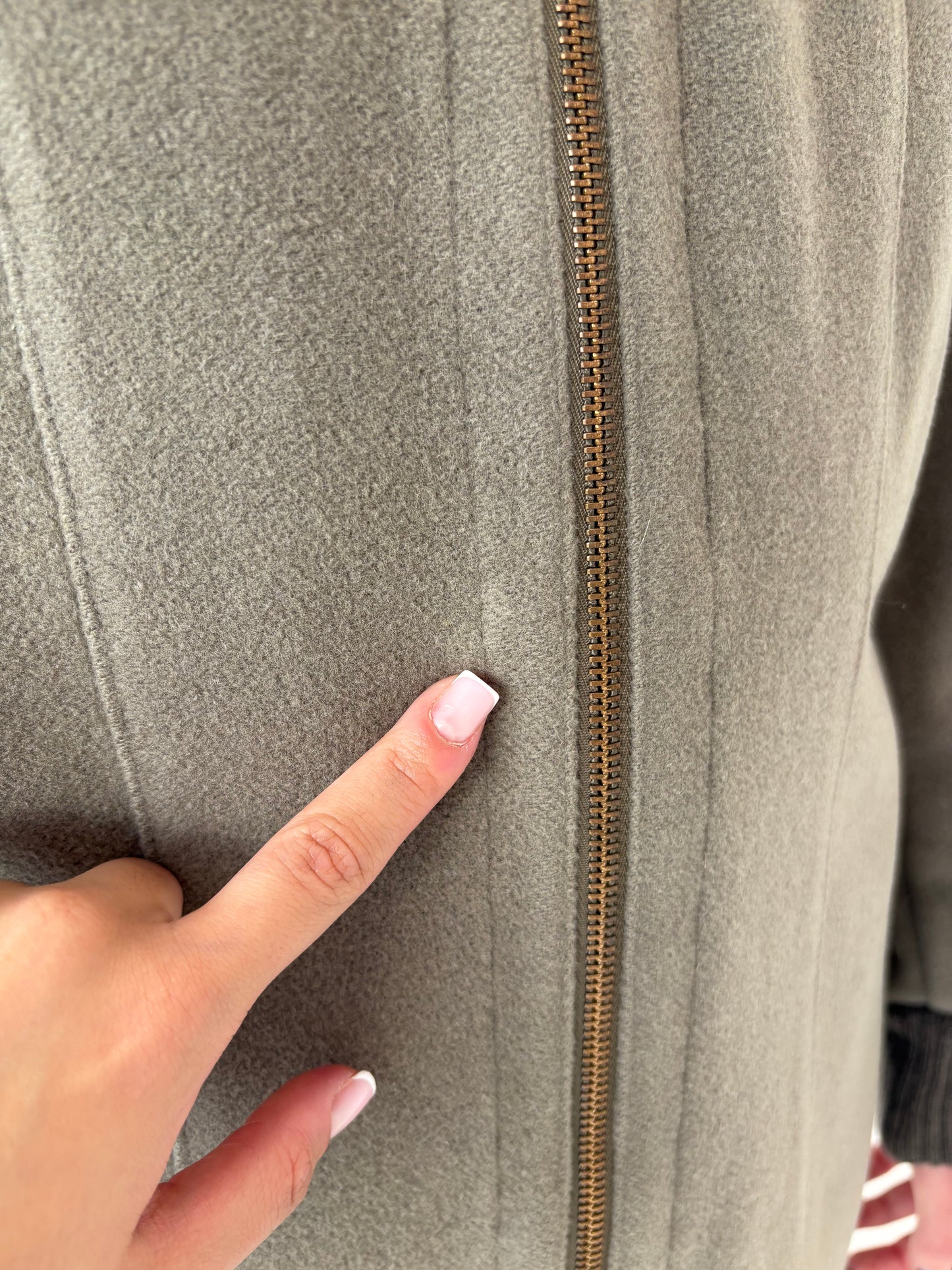 Jacheta din lana plina cu influențe casual gri colorat