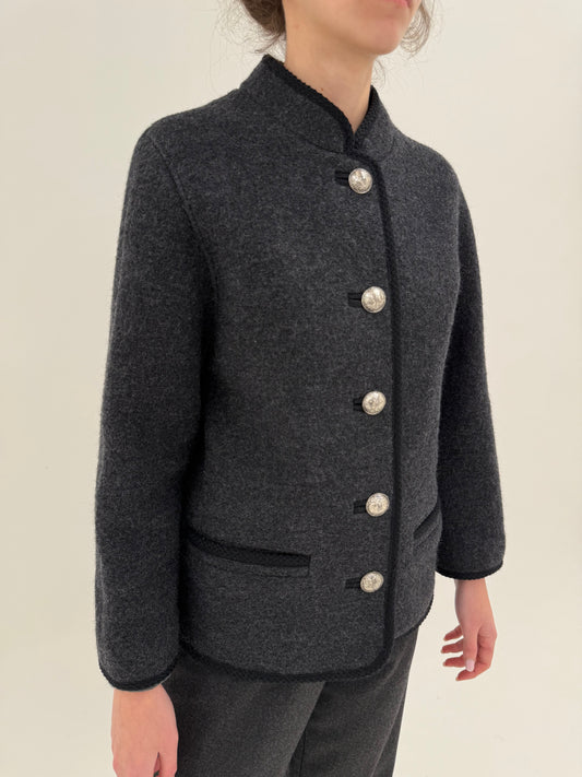 Jacheta groasă în croi minimalist din lana cu nasturi metalici argintii