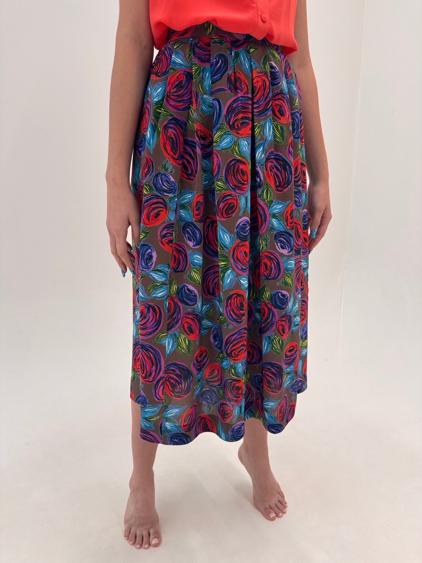 Fustă maxi chocolate brown cu print floral stilizat și talie ultra marcată