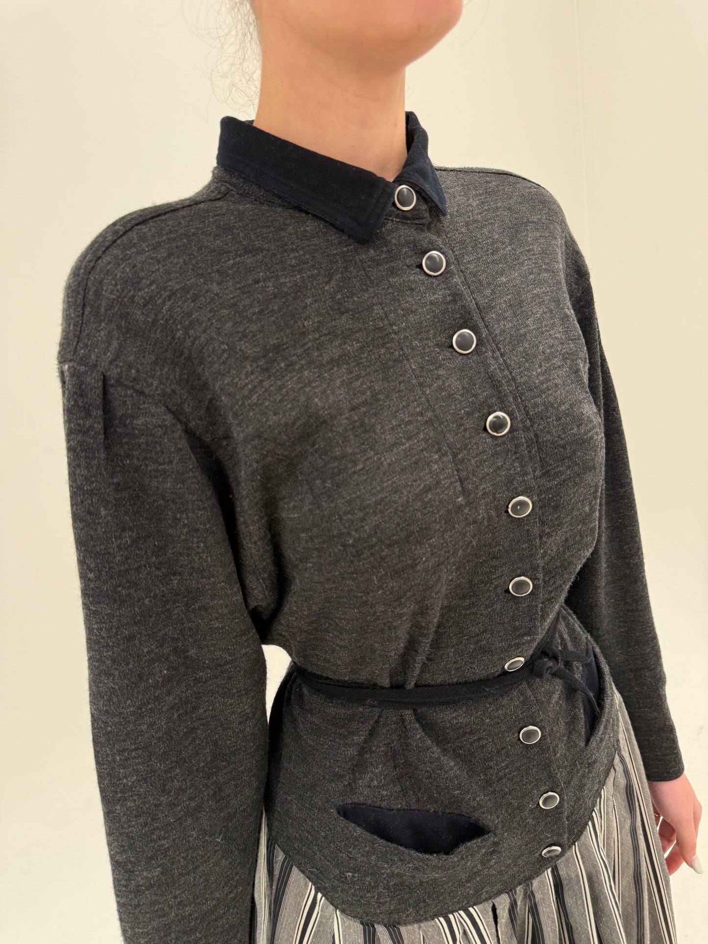 Rochie vintage maxi cambrata cu partea de bust din jerse în nuanțe de gri