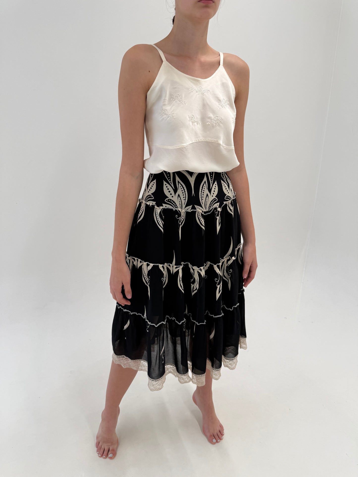Fustă vintage spectaculoasă neagră cu print nude și dantelă chantily