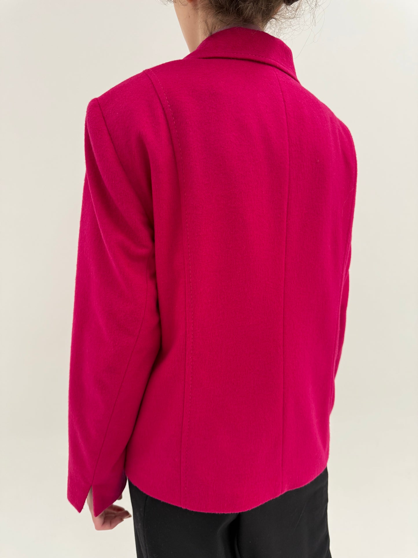 Jacheta de brand premium ciclam din lana extrafina in croi actual