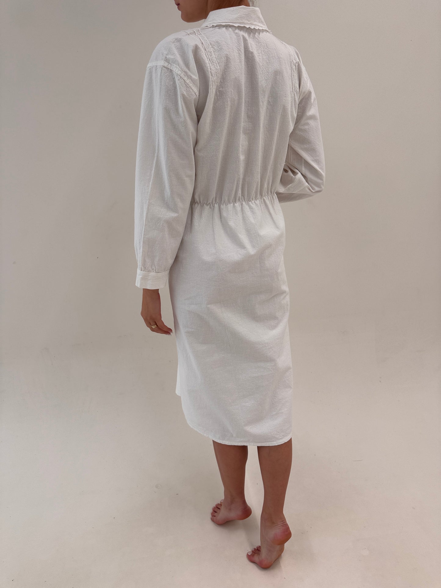 Rochie Old vintage excepțională din pânză de bumbac cu talie elastică și lucrătură manuală