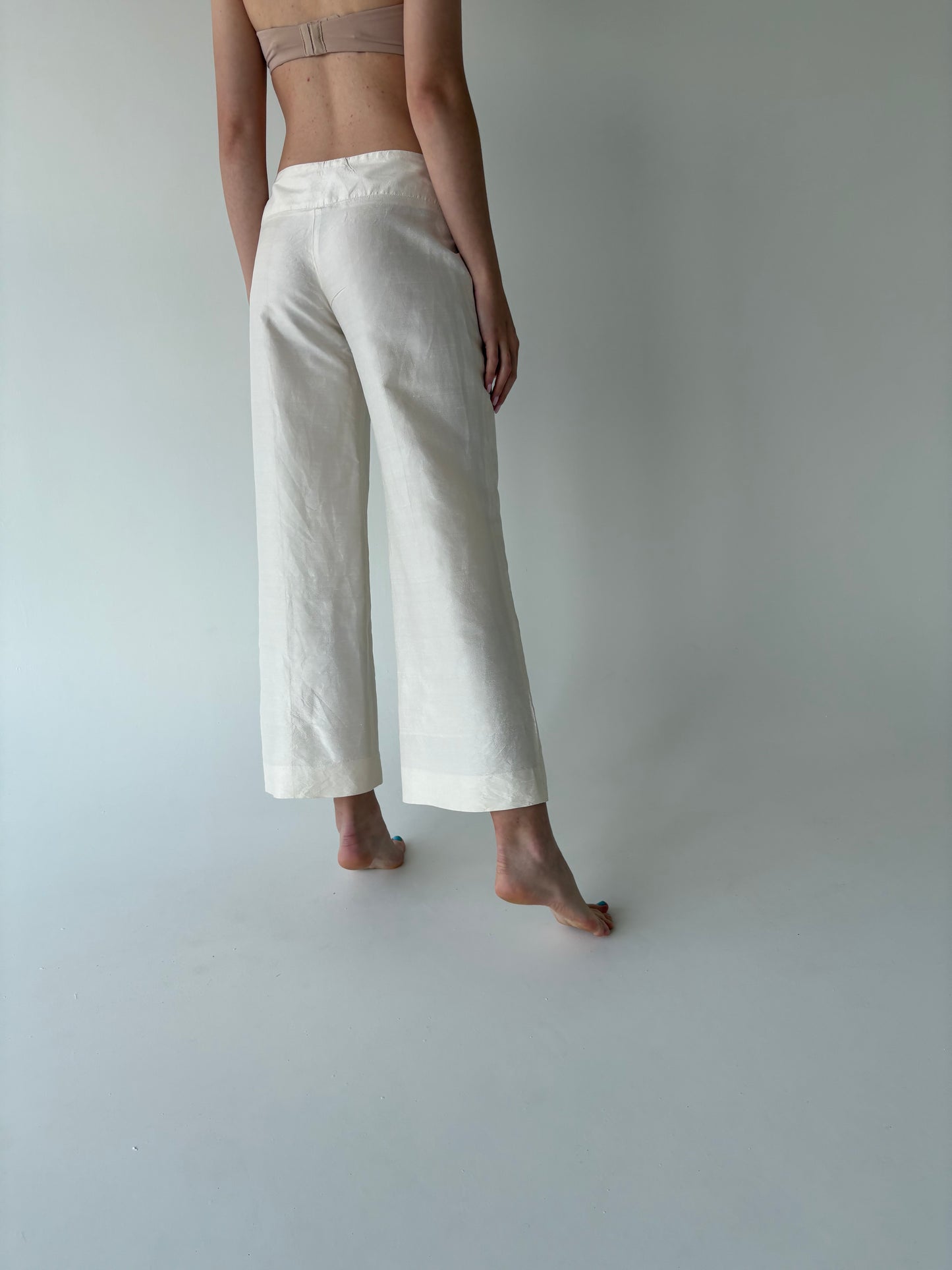 Pantaloni ivorie petite din mătase naturală