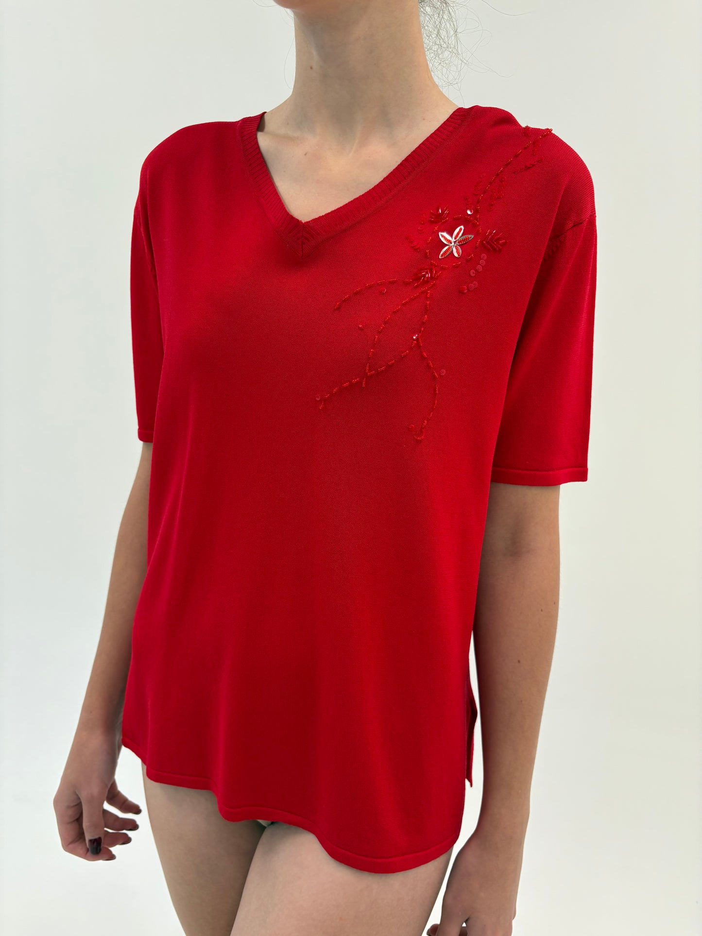 Top vintage cherry red din jerse cu aplicații manuale delicate