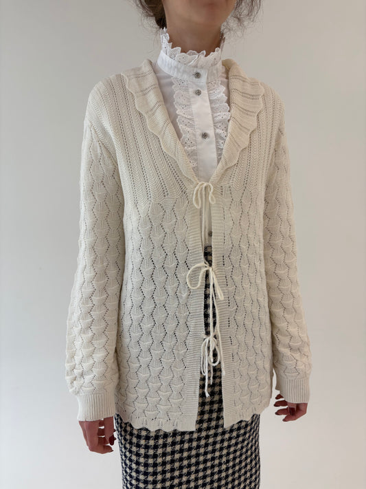 Cardigan vintage butter white lucrat manual dantelat din mix de lana extrafina