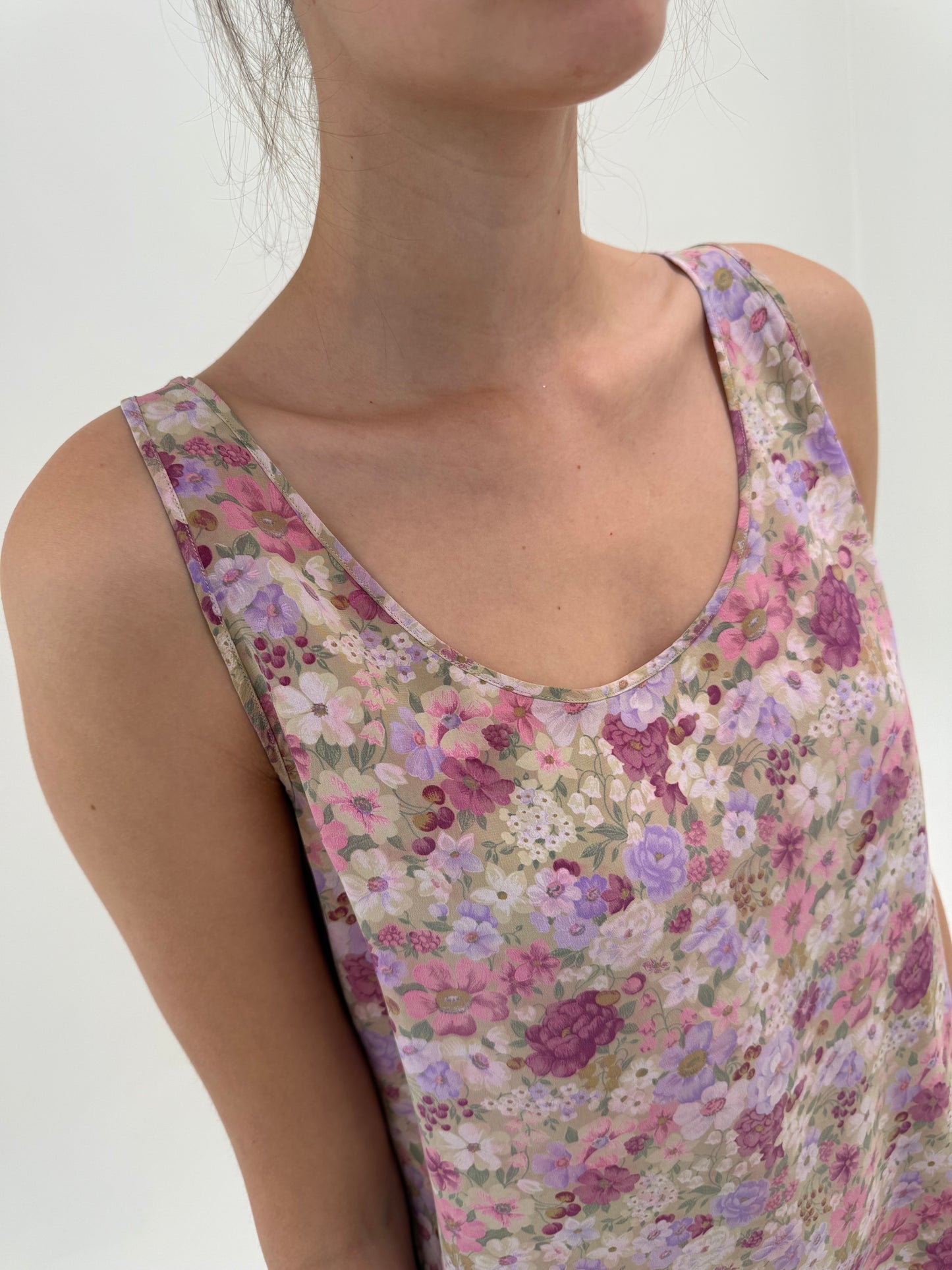 Top italian din mătase naturală cu print floral în nuanțe de roz