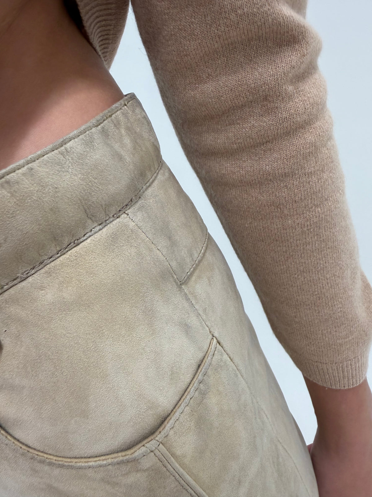 Pantaloni camel din piele naturală întoarsă extrem de moale tall și talie înaltă