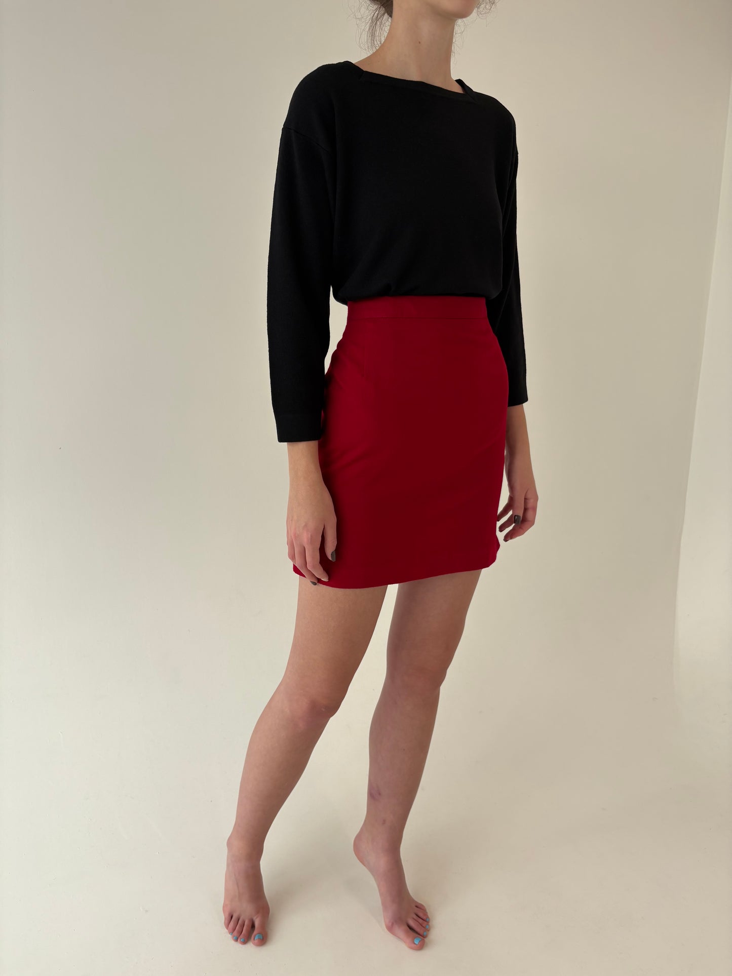 Fustă mini cherry red din lana pura virgină extrafina certificată