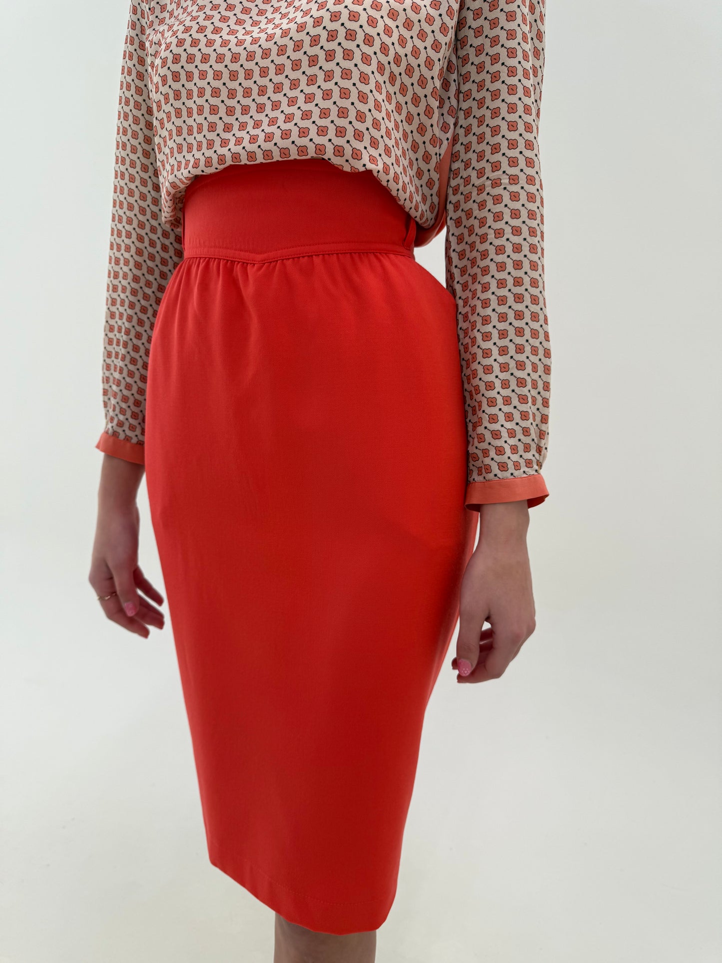 Fustă Escada coral red cu talie ultra marcată extrem de înaltă și buzunare