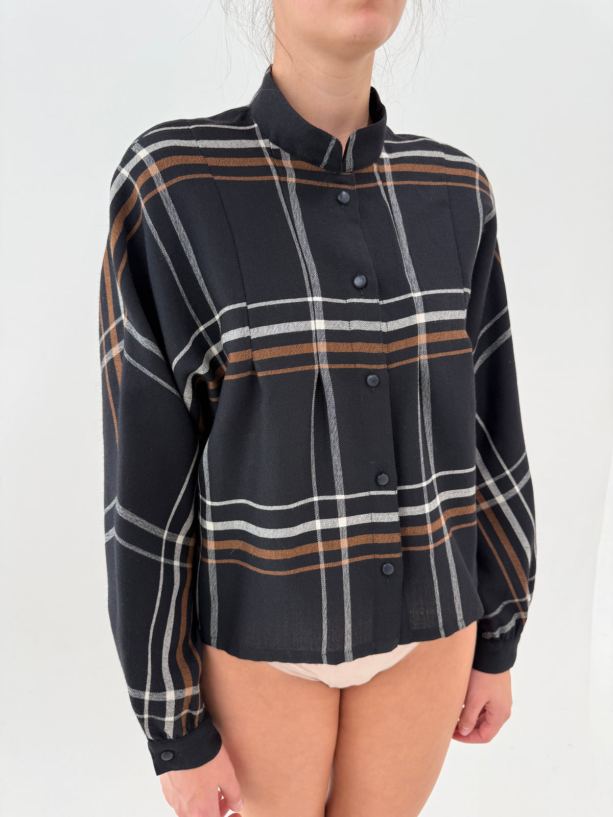 Deux piece vintage din lanita extrafina în carouri ivoire și caramel pe negru