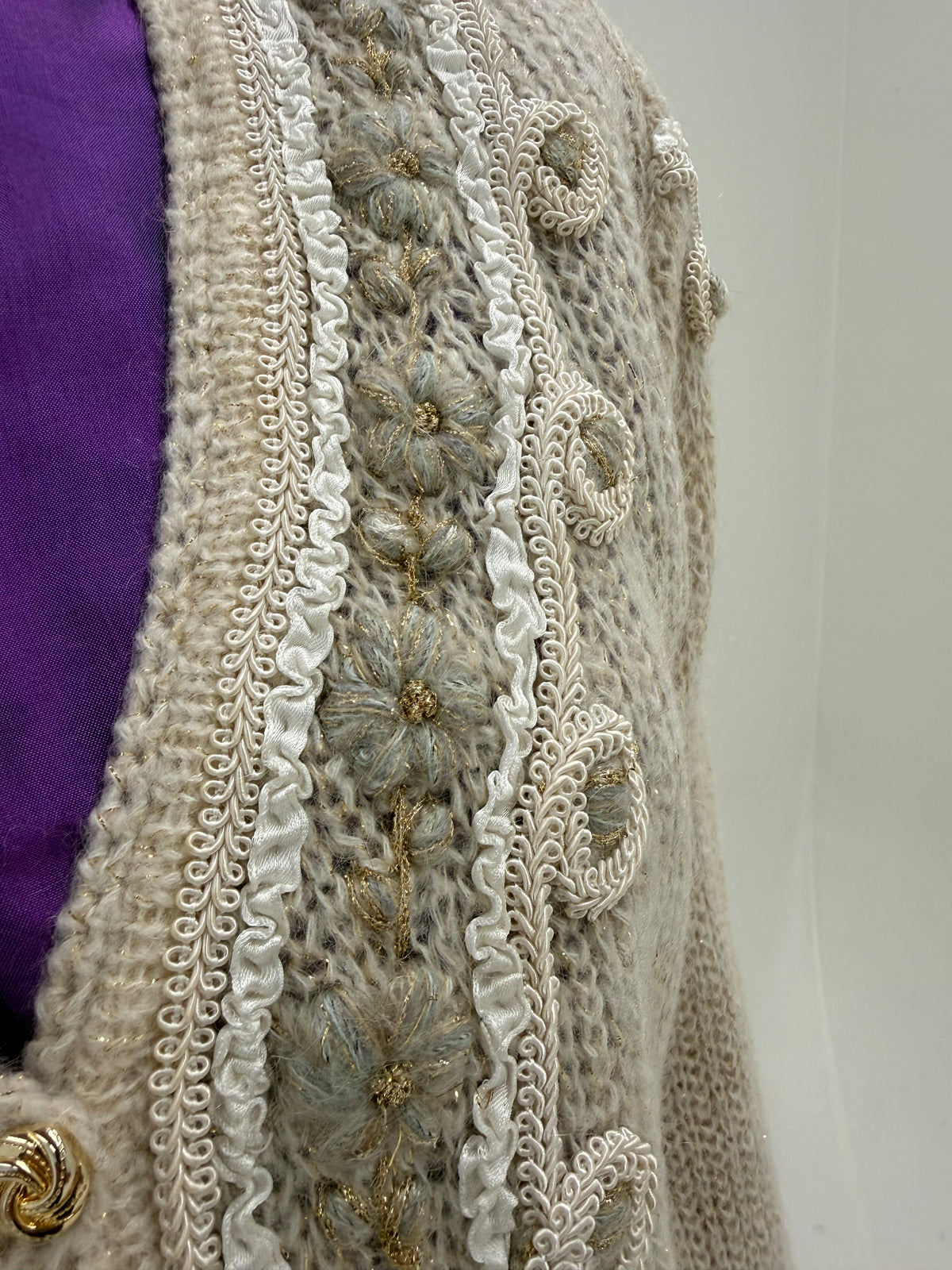 Jacheta vintage / cardigan bijuterie cu broderie manuală 3D din lana