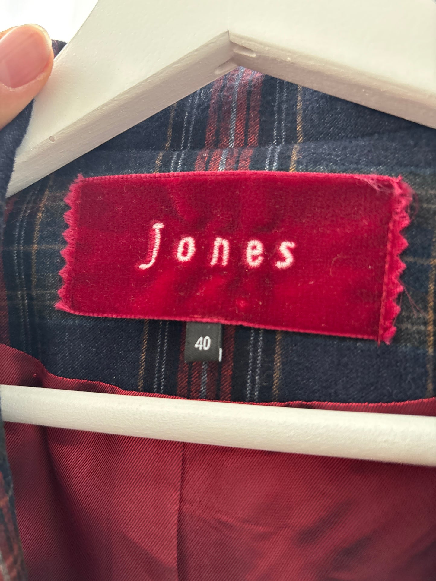 Sacou cambrat în carouri și culori clasice din lanita subțire