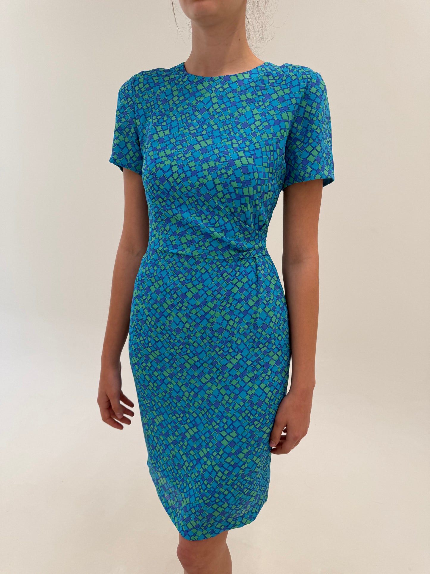 Rochie vintage cu print în stil Pucci cu fronseu în talie și culori superbe