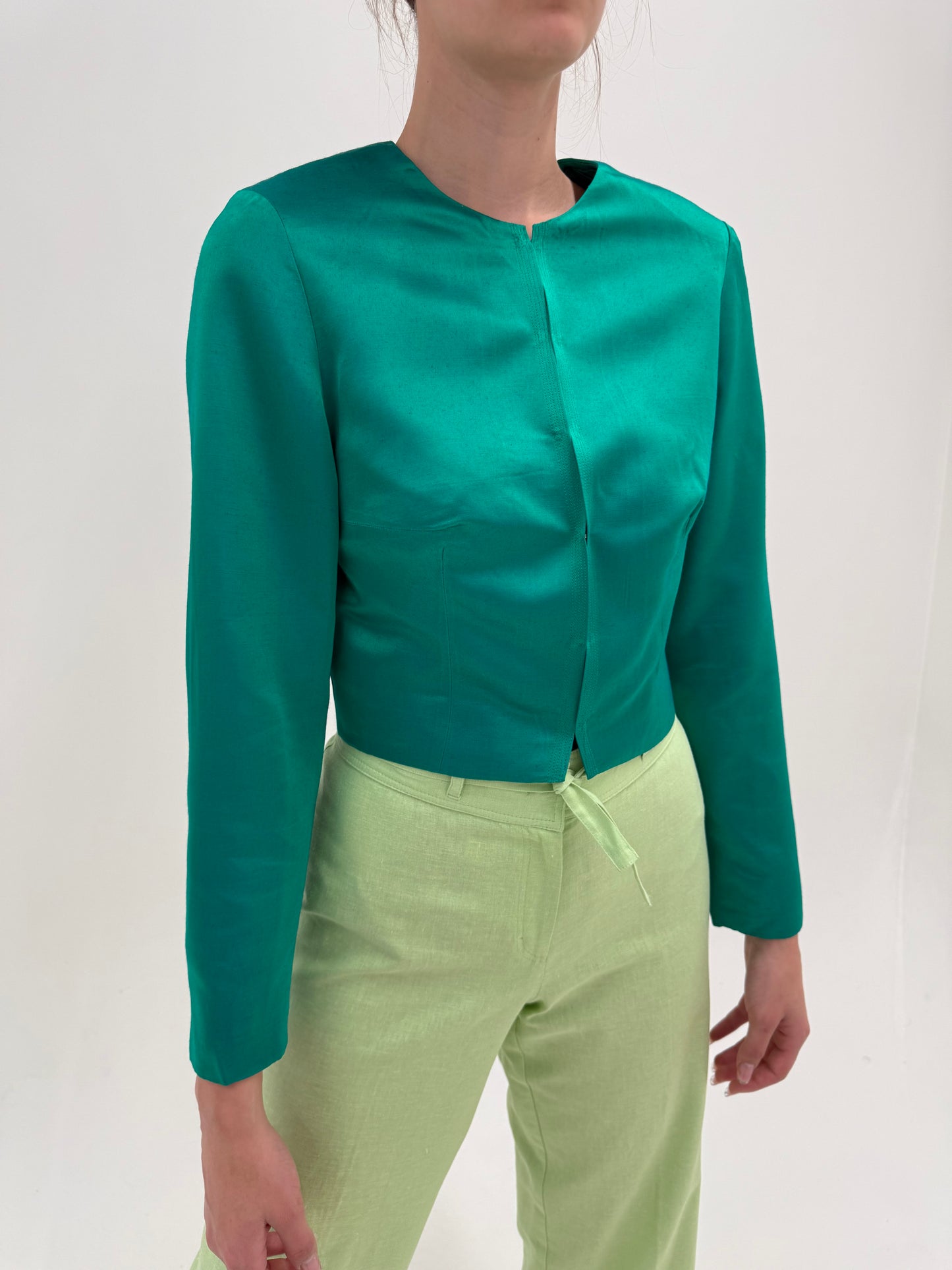 Jacheta satinata verde smarald în croi minimalist