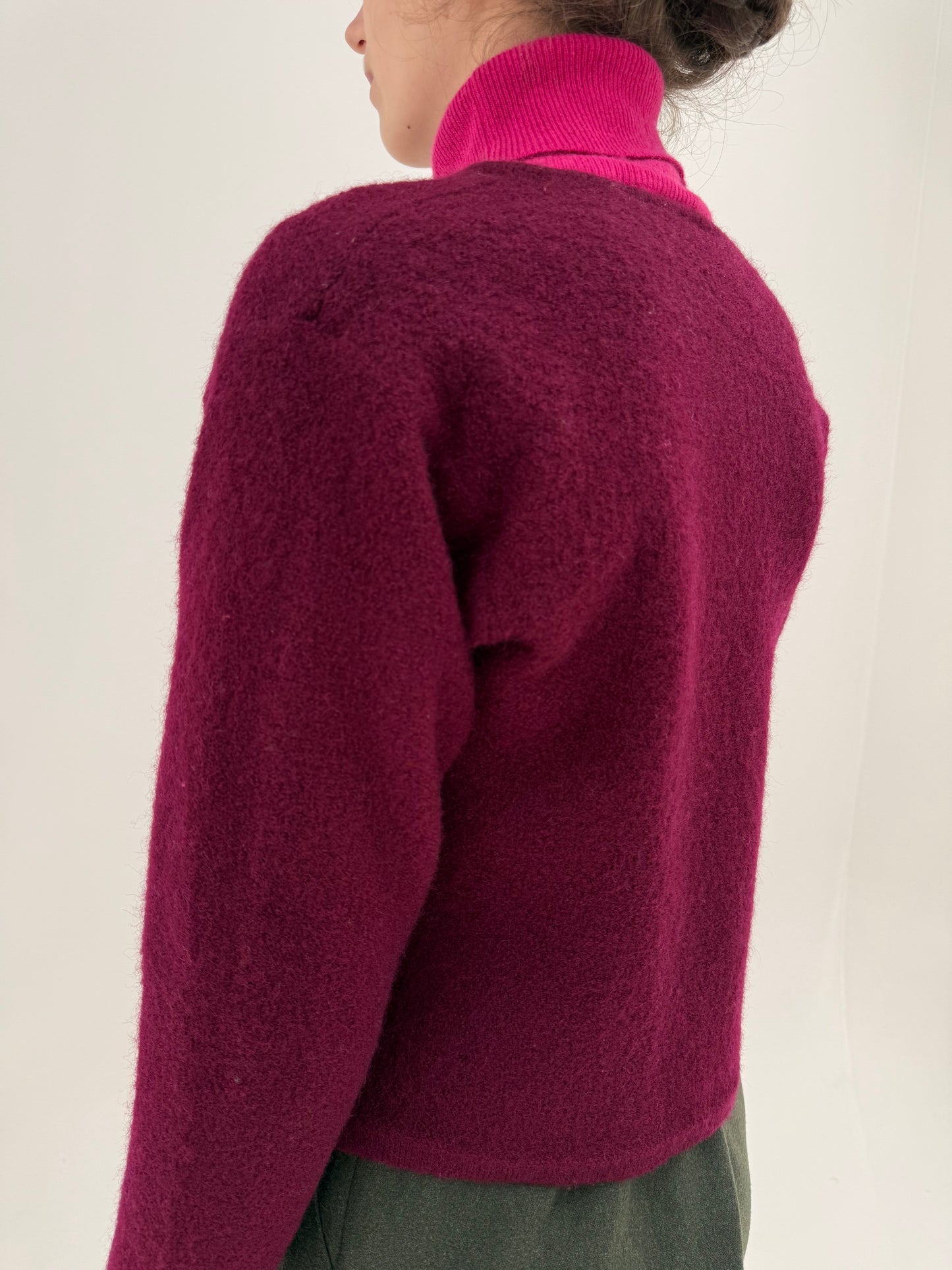 Jacheta burgundy din lana groasă în croi ușor boxy super actual