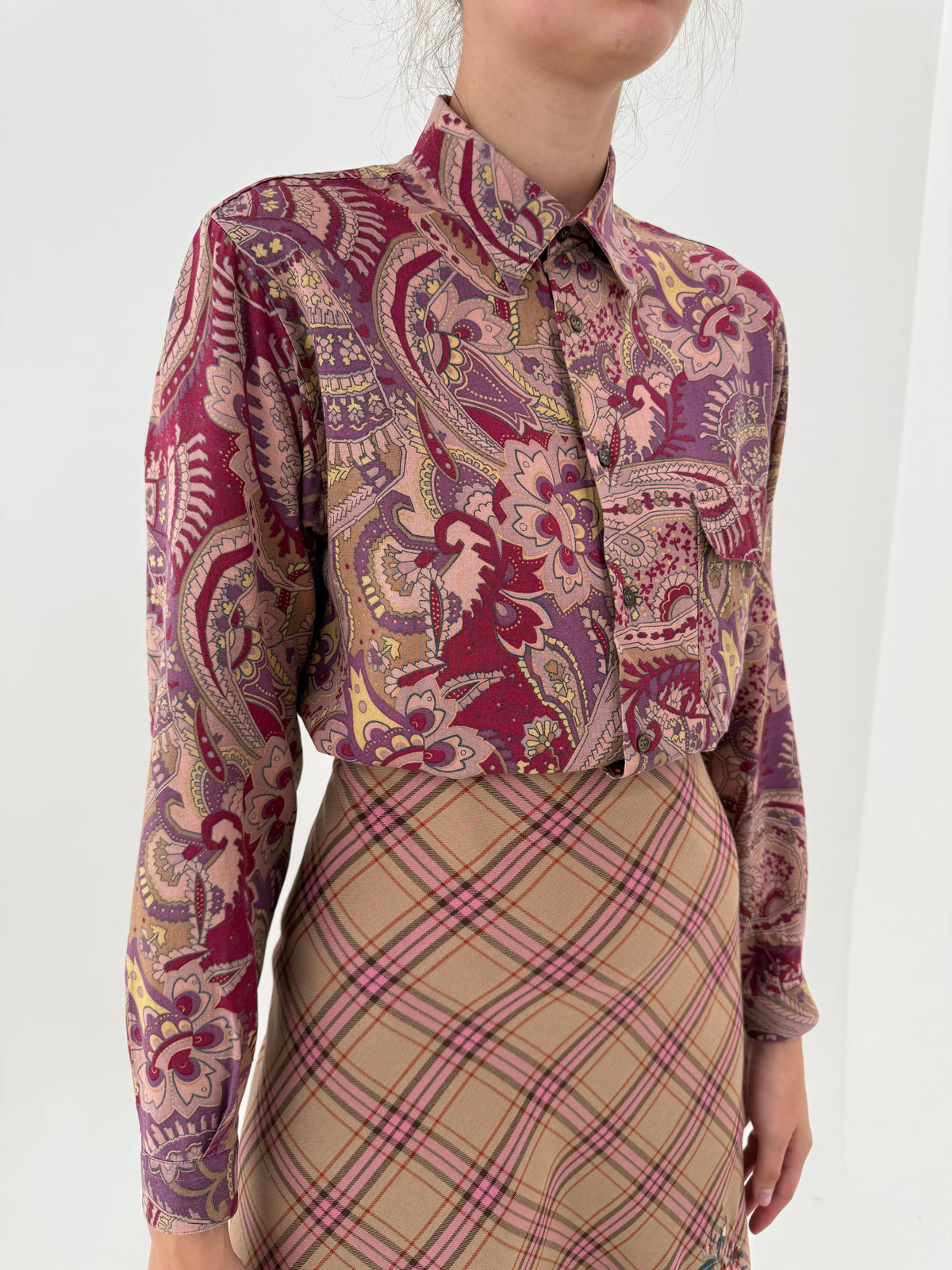 Cămașa vintage cu print paisley în nuanțe superbe