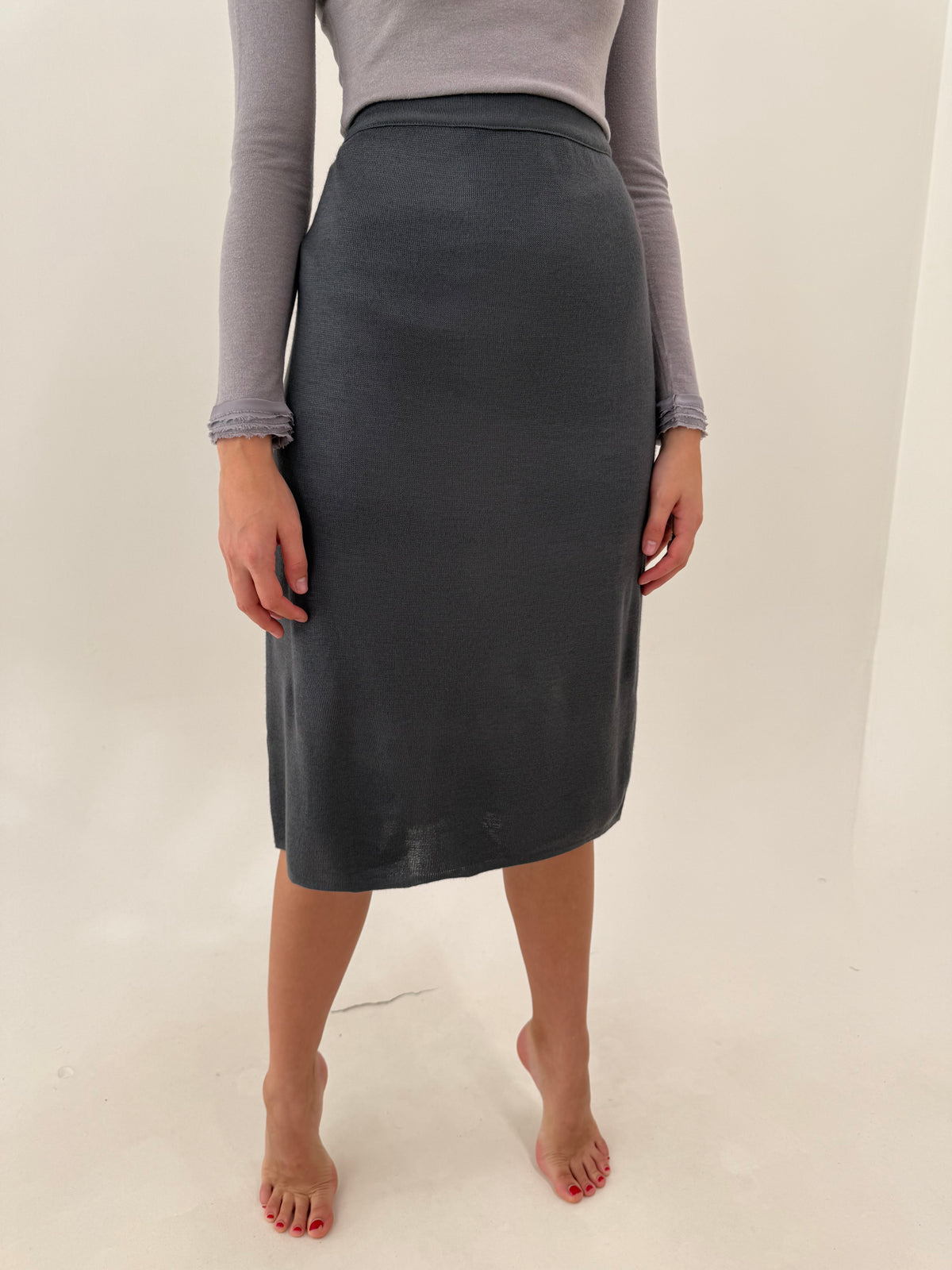Fustă stone gray din tricot plin și dens  ușor satinat midi lung