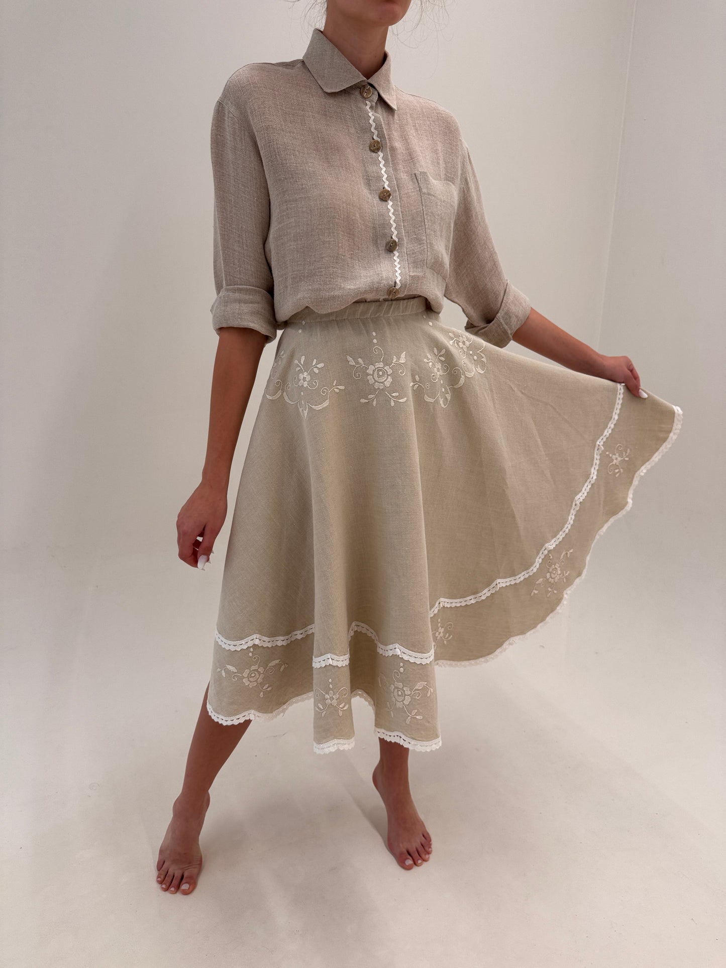 Fustă vintage bijuterie din pânză de in cu broderie manuală și talie elastică
