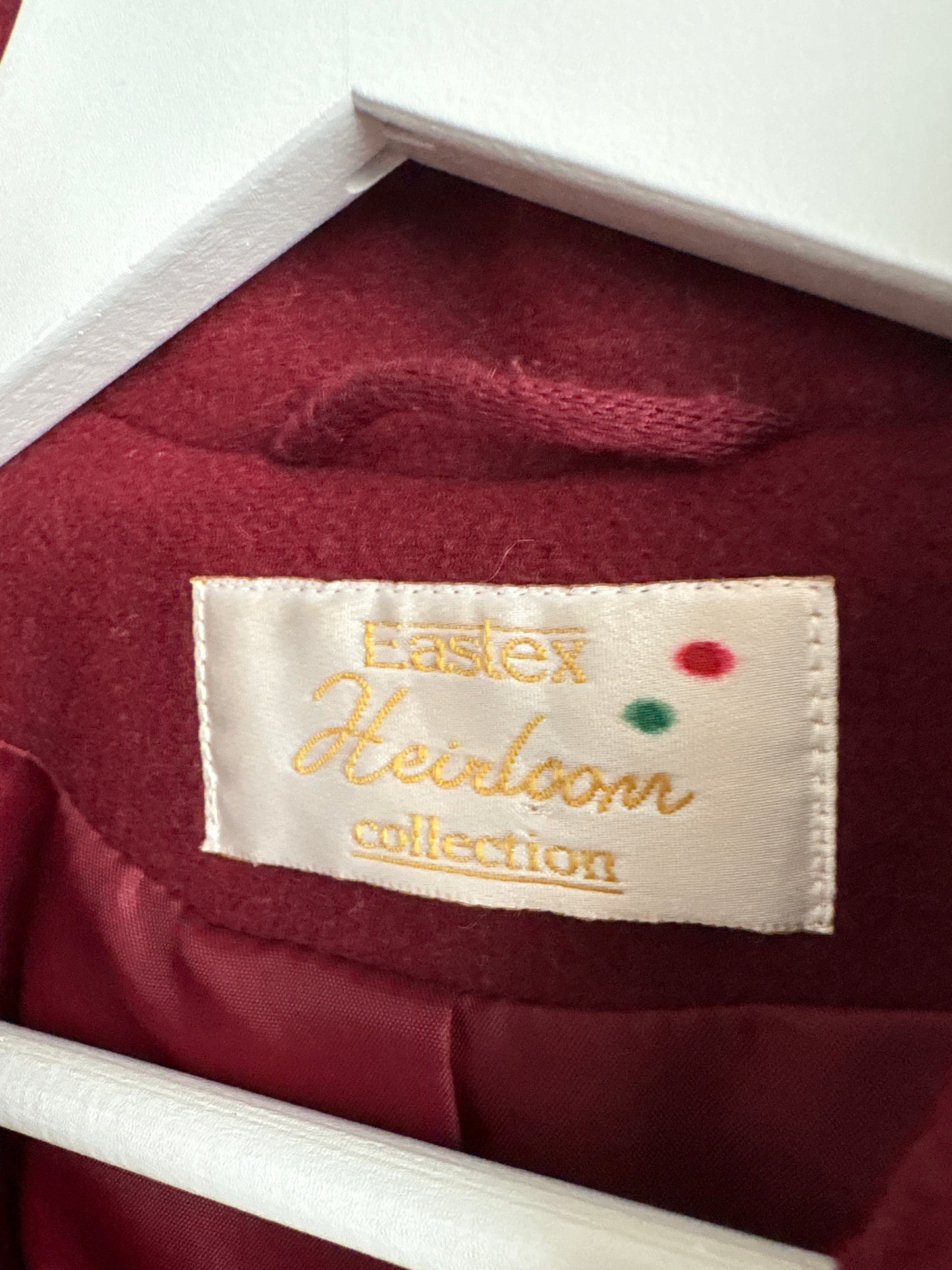 Palton burgundy din stofă extrafina de lana certificată ușor structurată