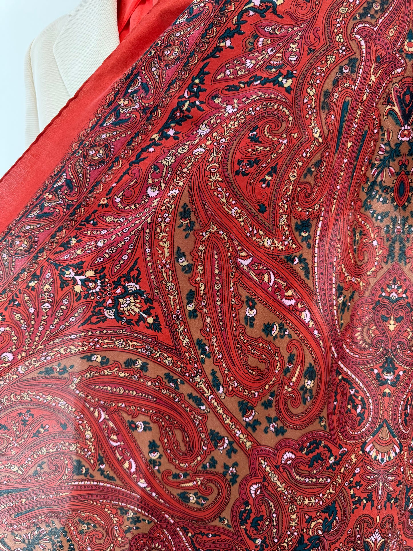 Eșarfă XXL din mătase naturală cu print paisley