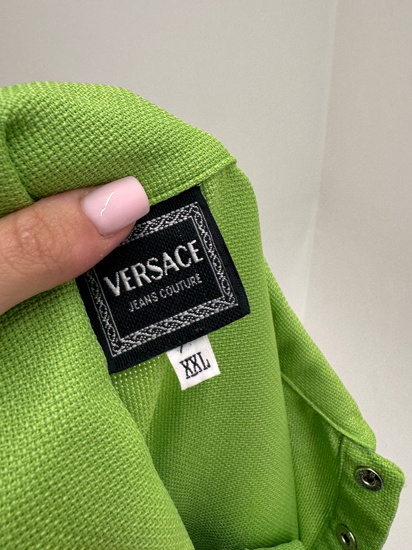 Top polo Versace verde tare din pânză fină ușor structurată