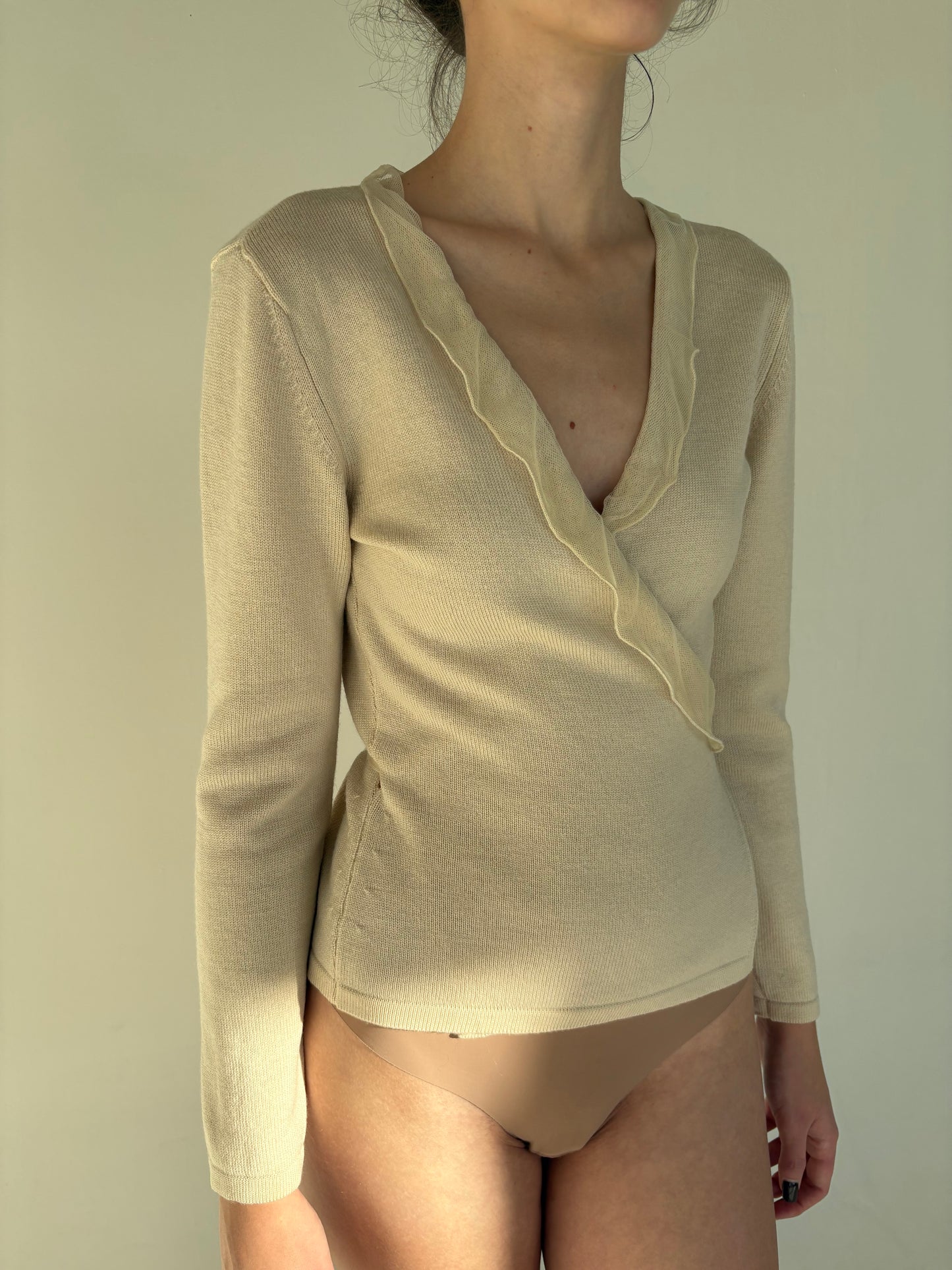 Pulover high end petrecut light nude din lana merino extrafina de gramaj mare