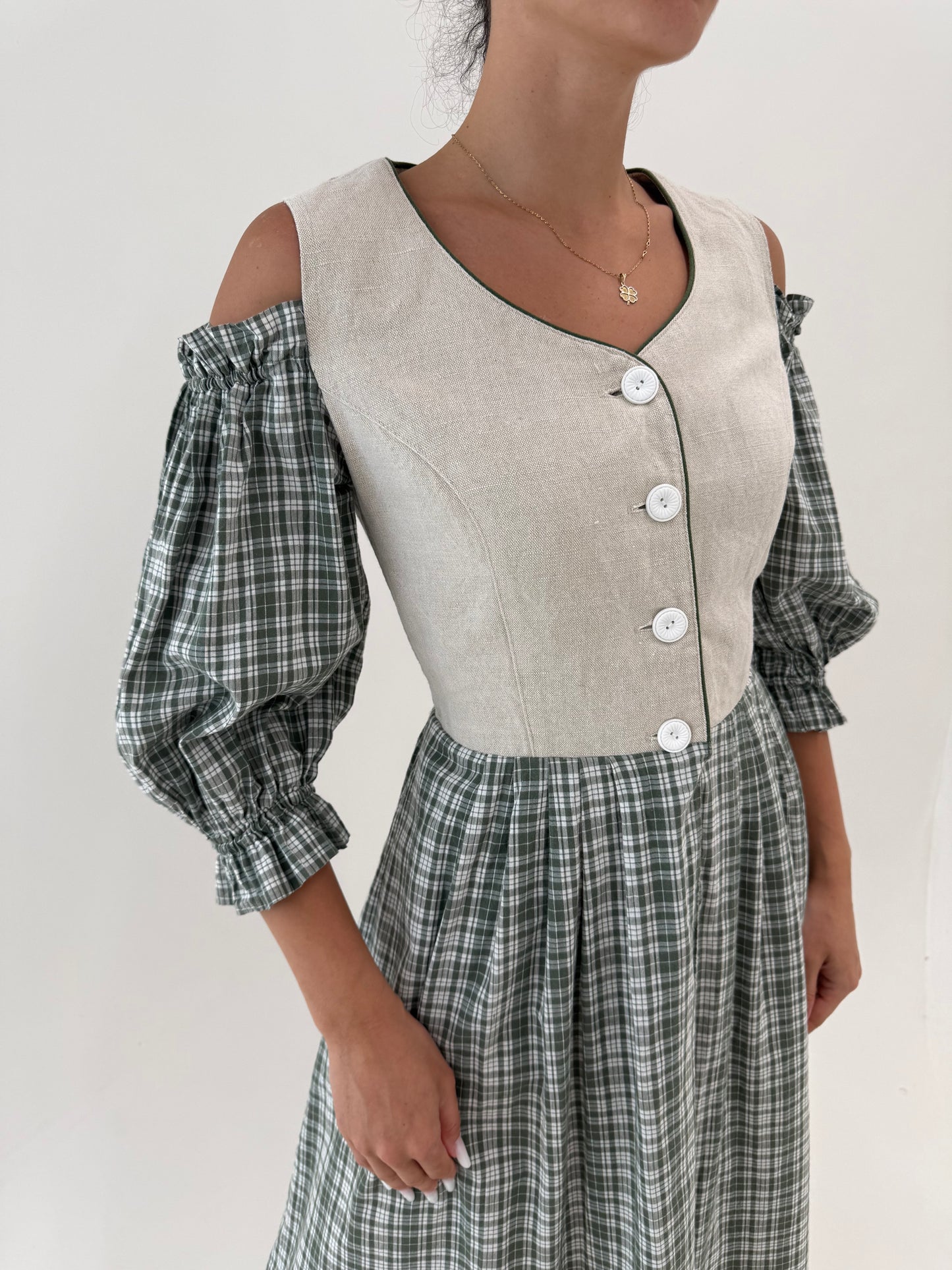 Rochie vintage cu corsaj din pânză de in și pânză de bumbac cu mâneci ușor bufante