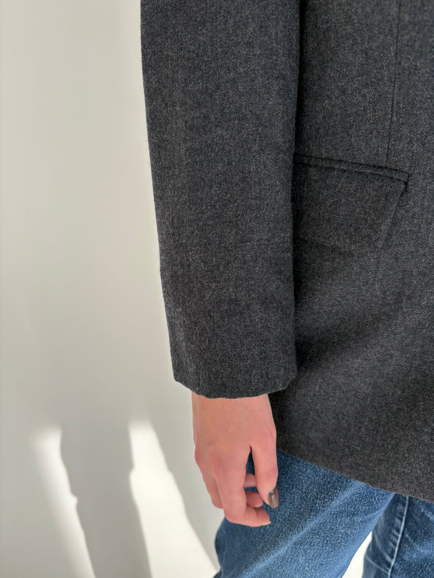 Sacou italian din lana plină pura certificată în croi clasic