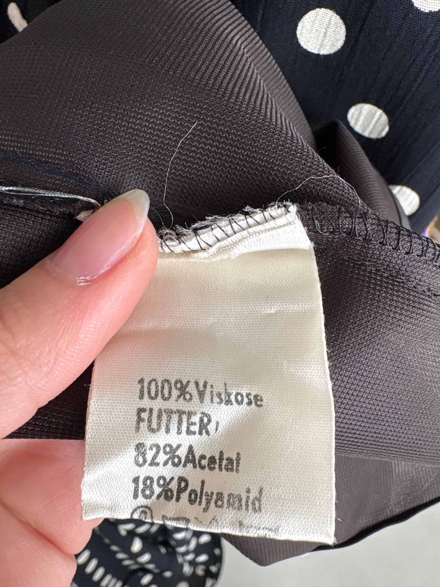 LBD vintage cu buline și peplum cu talie ultra înaltă marcată reglabilă din curea proprie