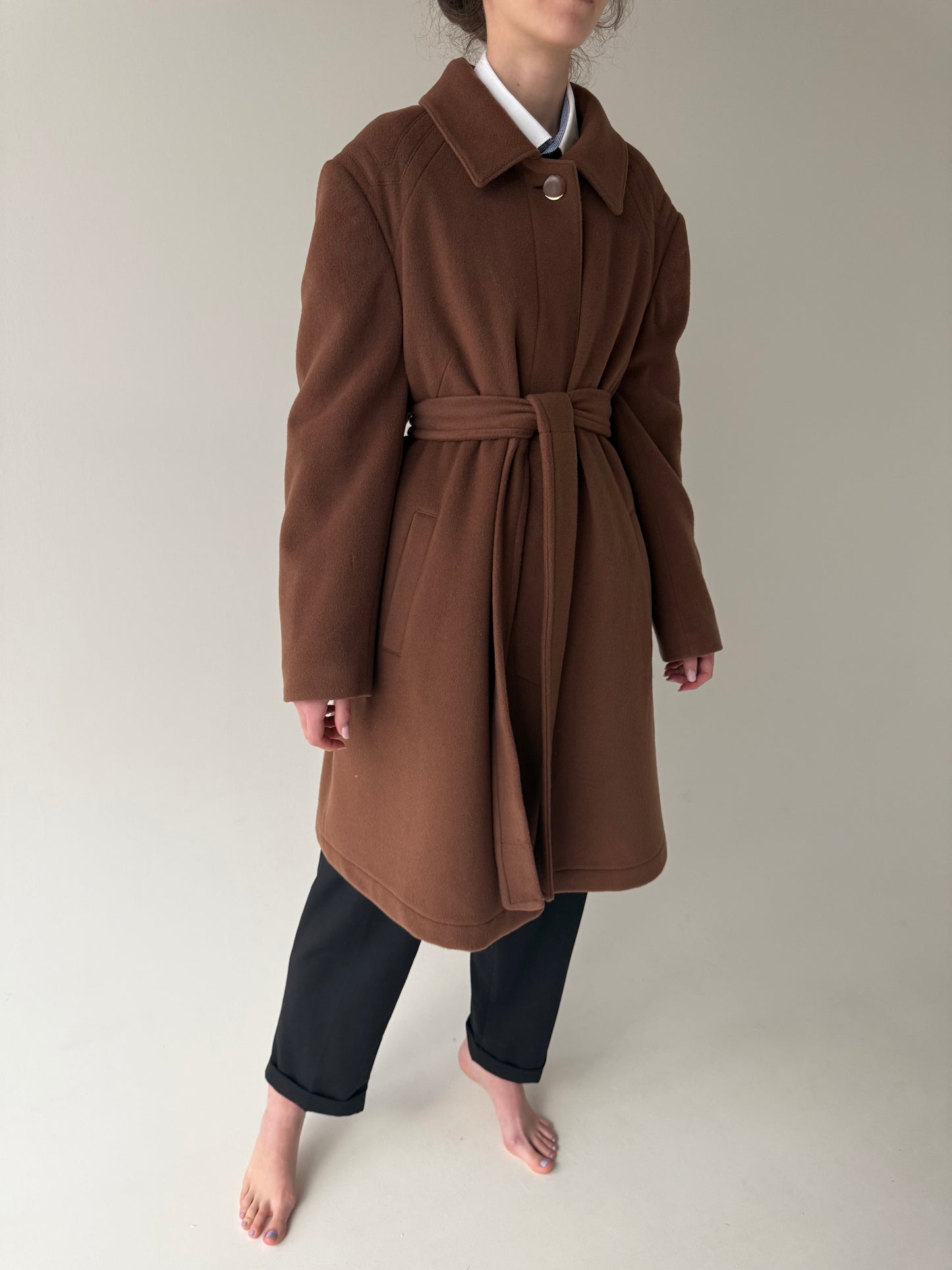 Palton caramel brown don stofă plină de lana cu cașmircu cordon