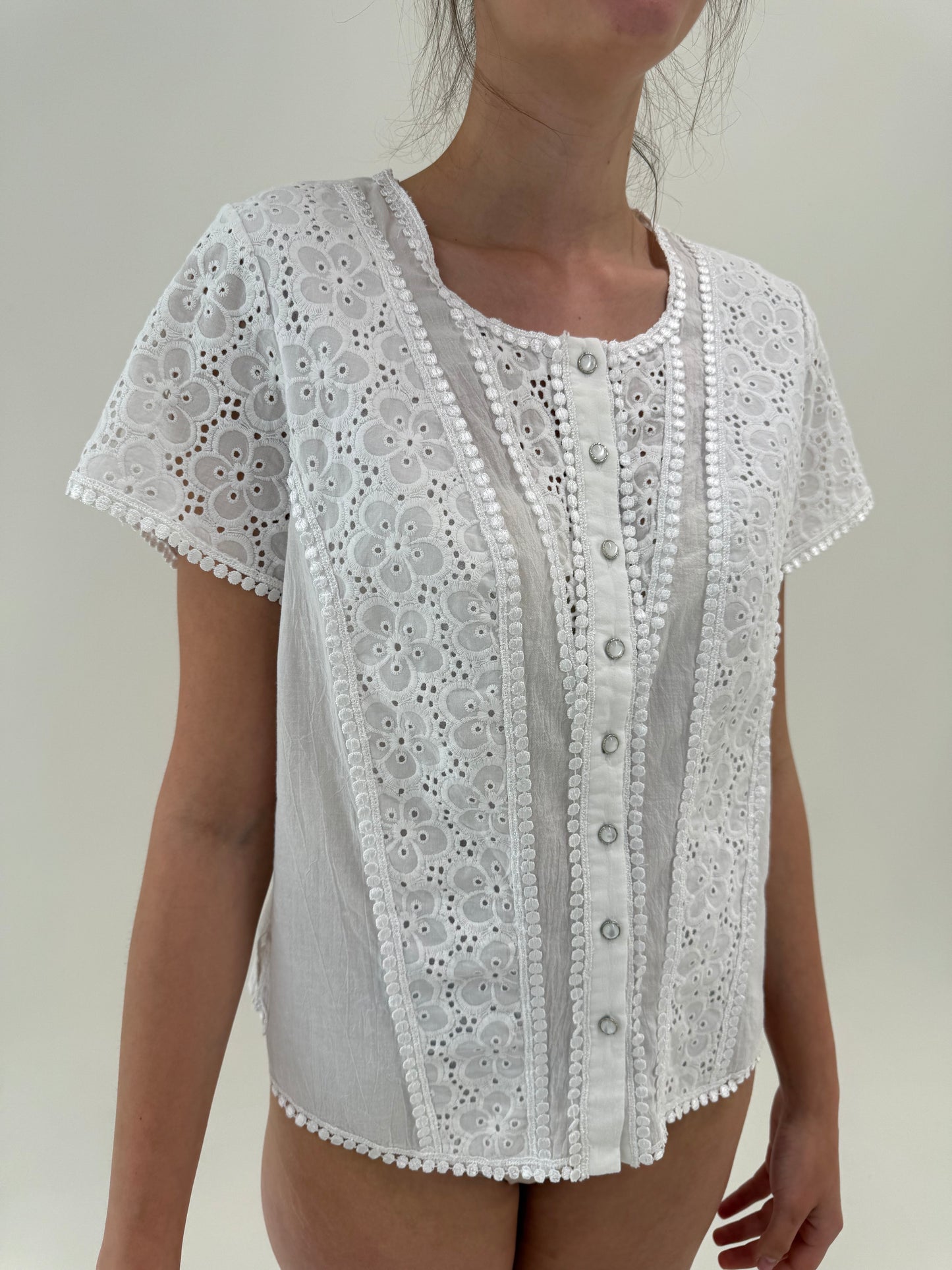 Cămașa vintage premium cu broderie anglaise și dantelă