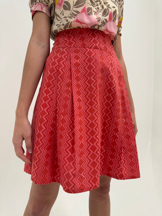 Rochie din pânză de bumbac în nuanțe de roșu coral cu buzunare