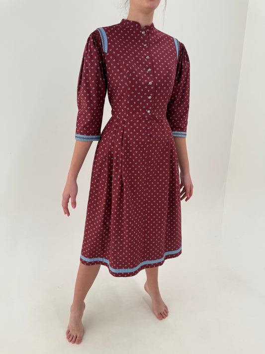 Rochie vintage burgundy cu print floral delicat baby Blue și corsaj