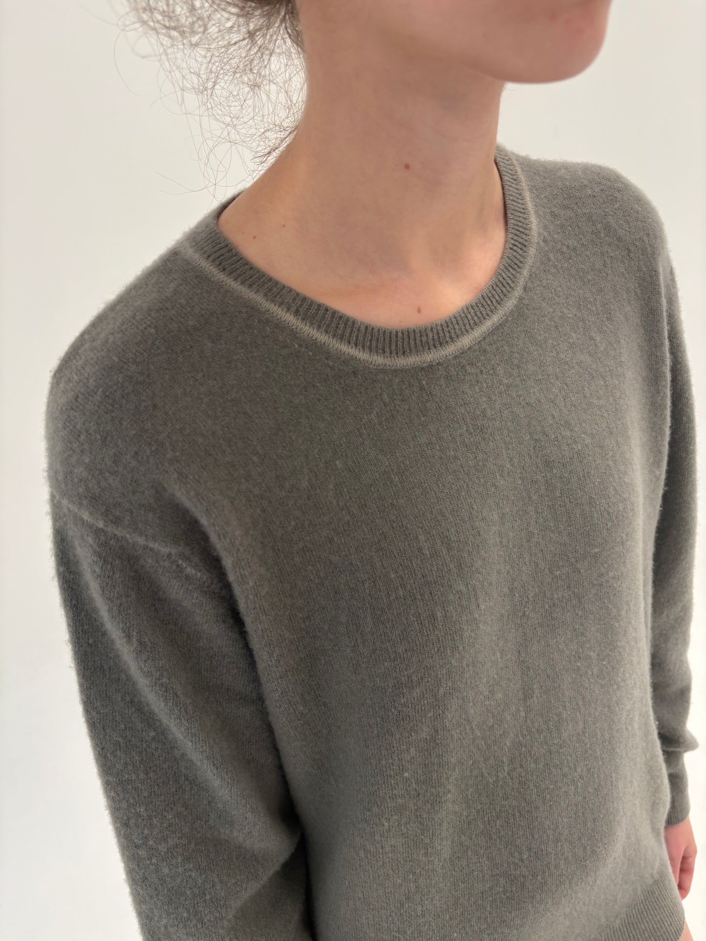 Pulover Sage green din lana plină extrafina