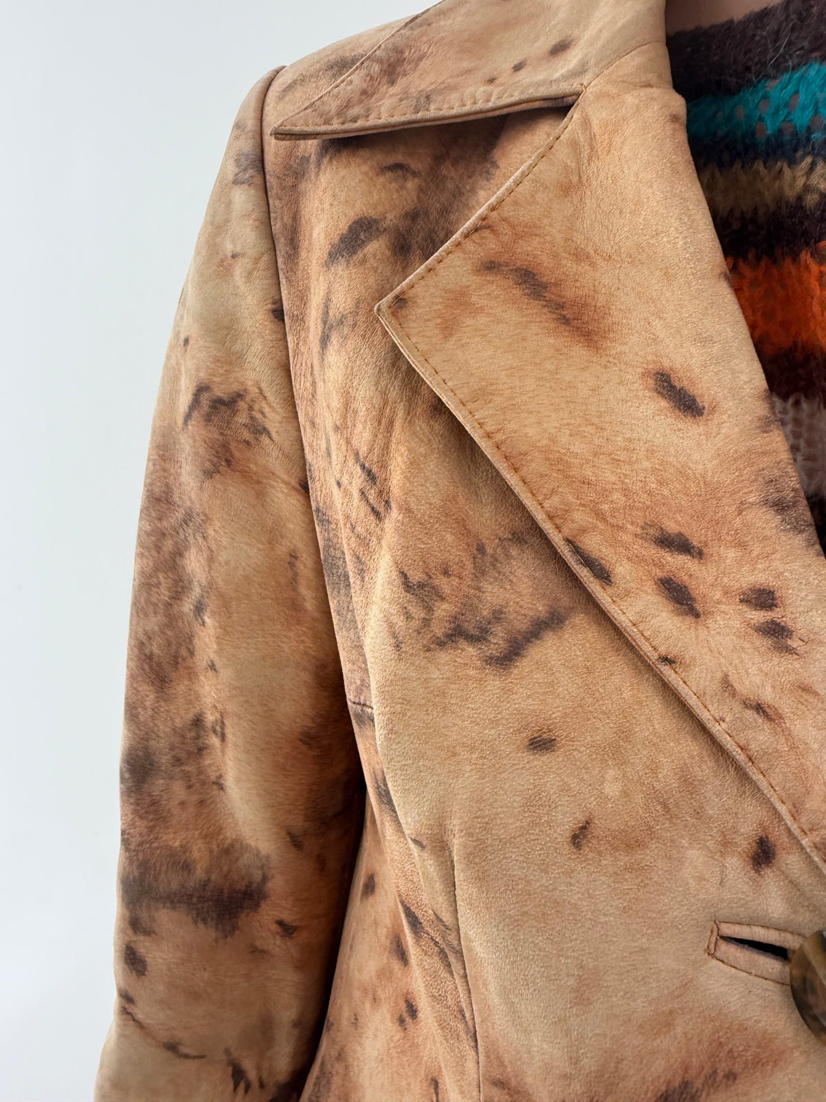 Trench din piele naturală extrem de moale camel cu animal print stilizat