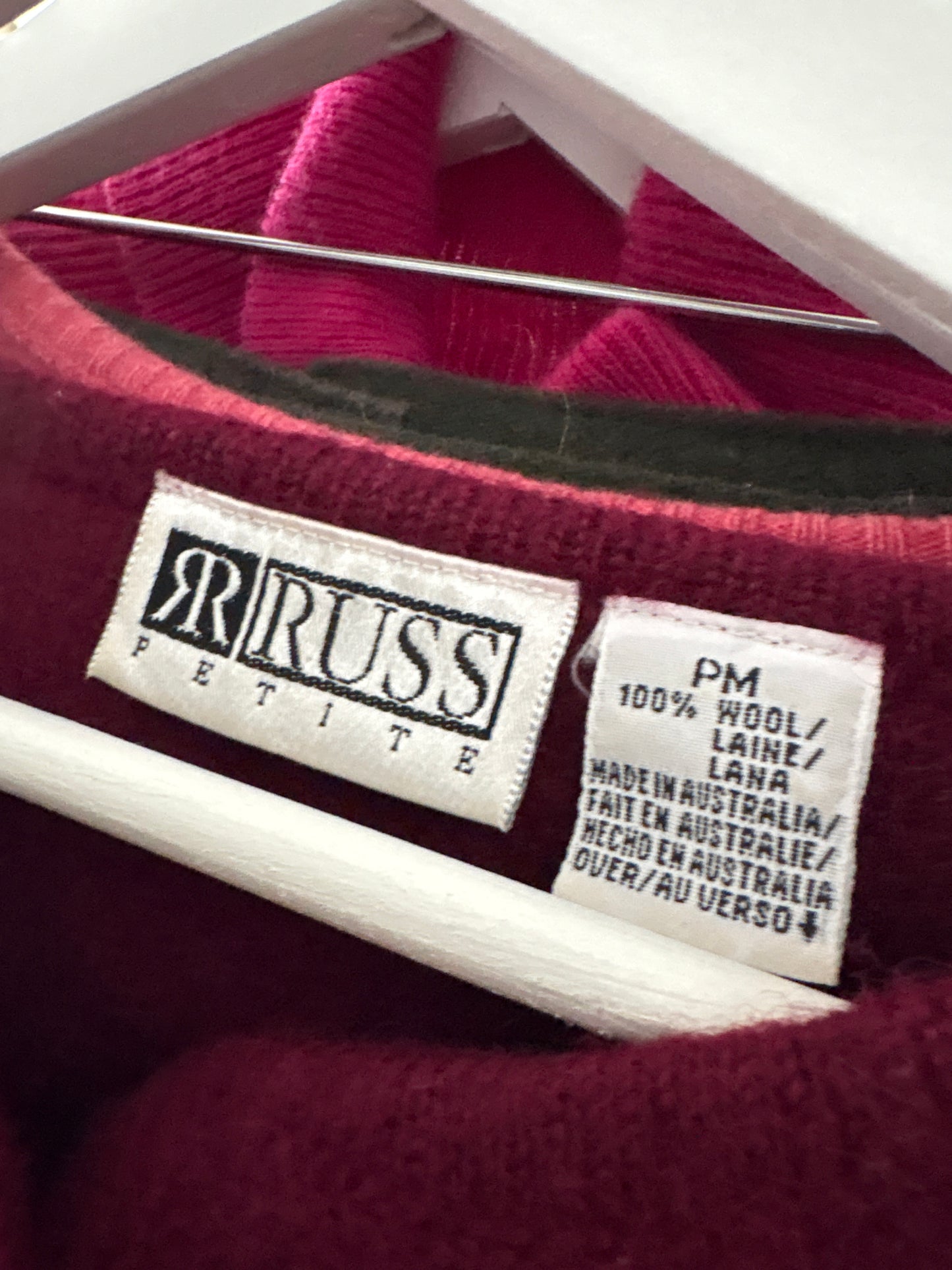 Jacheta burgundy din lana groasă în croi ușor boxy super actual