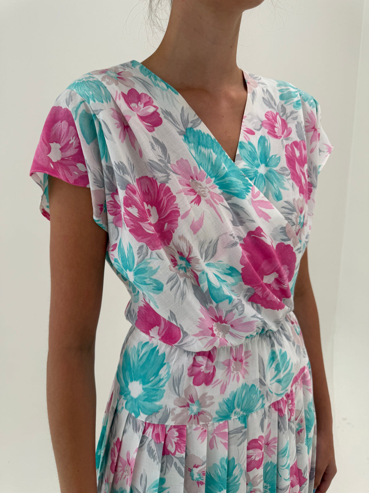 Rochie vintage în culori superbe din panzica de bumbac cu talie marcata elastică
