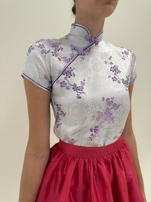 Top asiatic din mătase naturală jacquard în nuanțe de lavanda