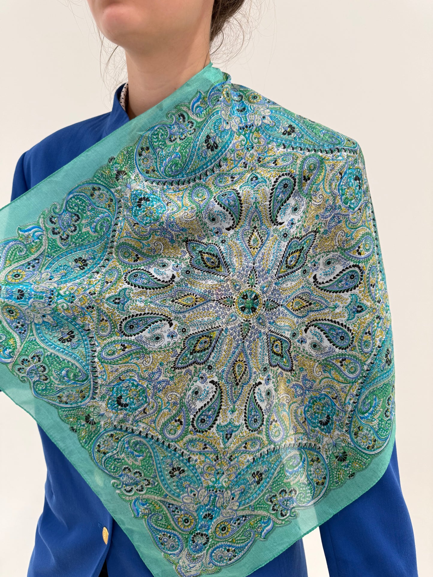 Eșarfă din mătase naturală cu print paisley