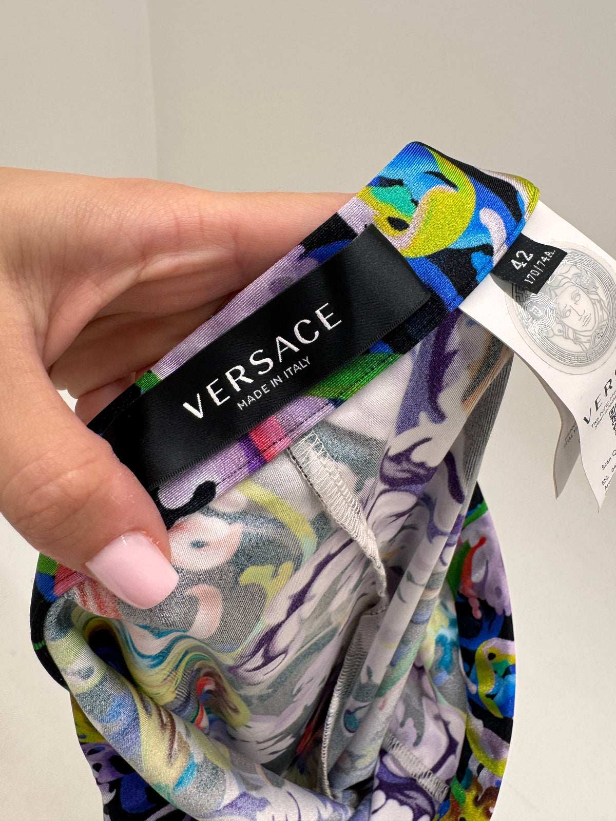 Colanți statement Versace cu print specific brandului noi