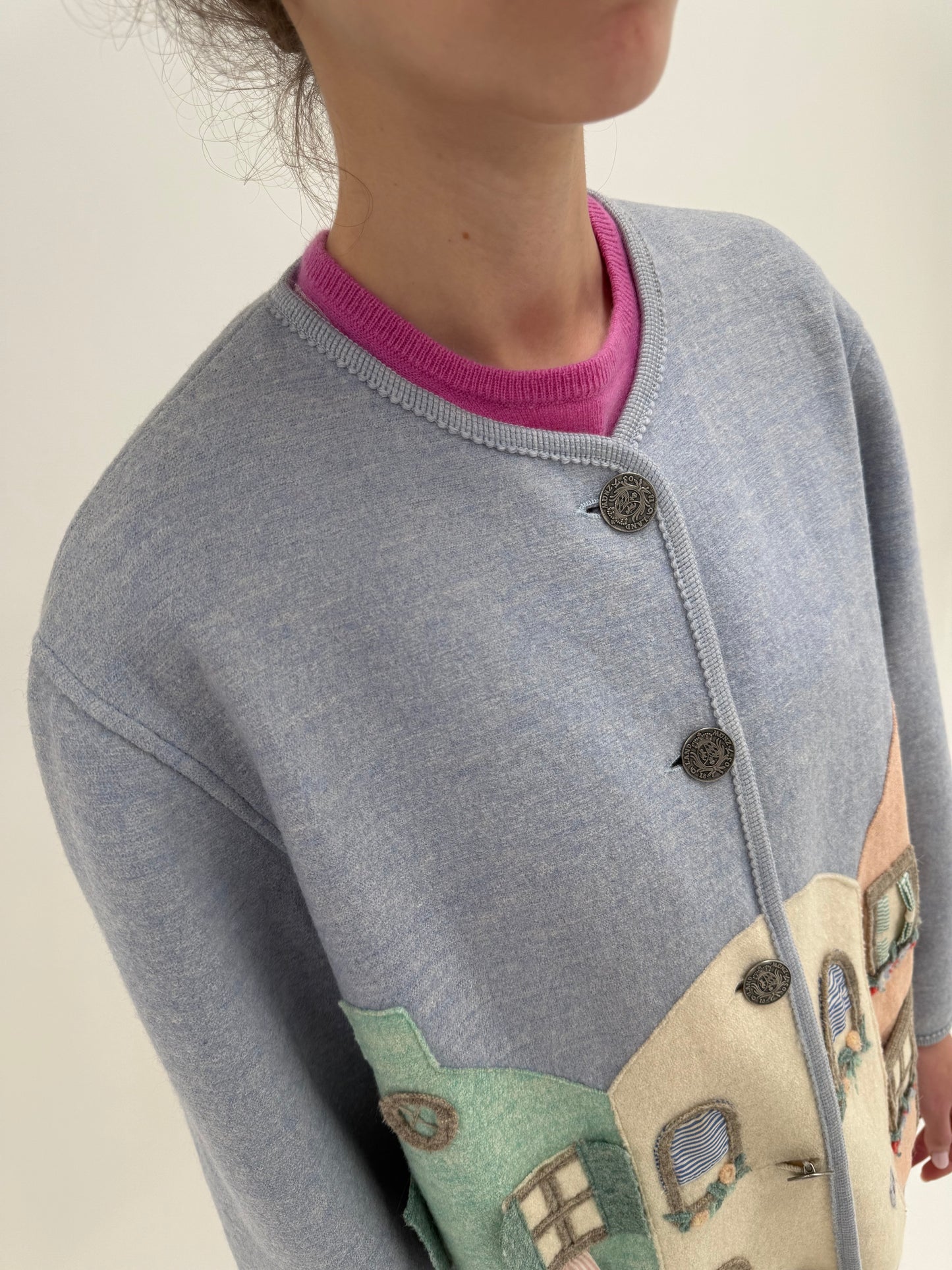 Jacheta premiul din boiled wool baby blue cu aplicații manuale