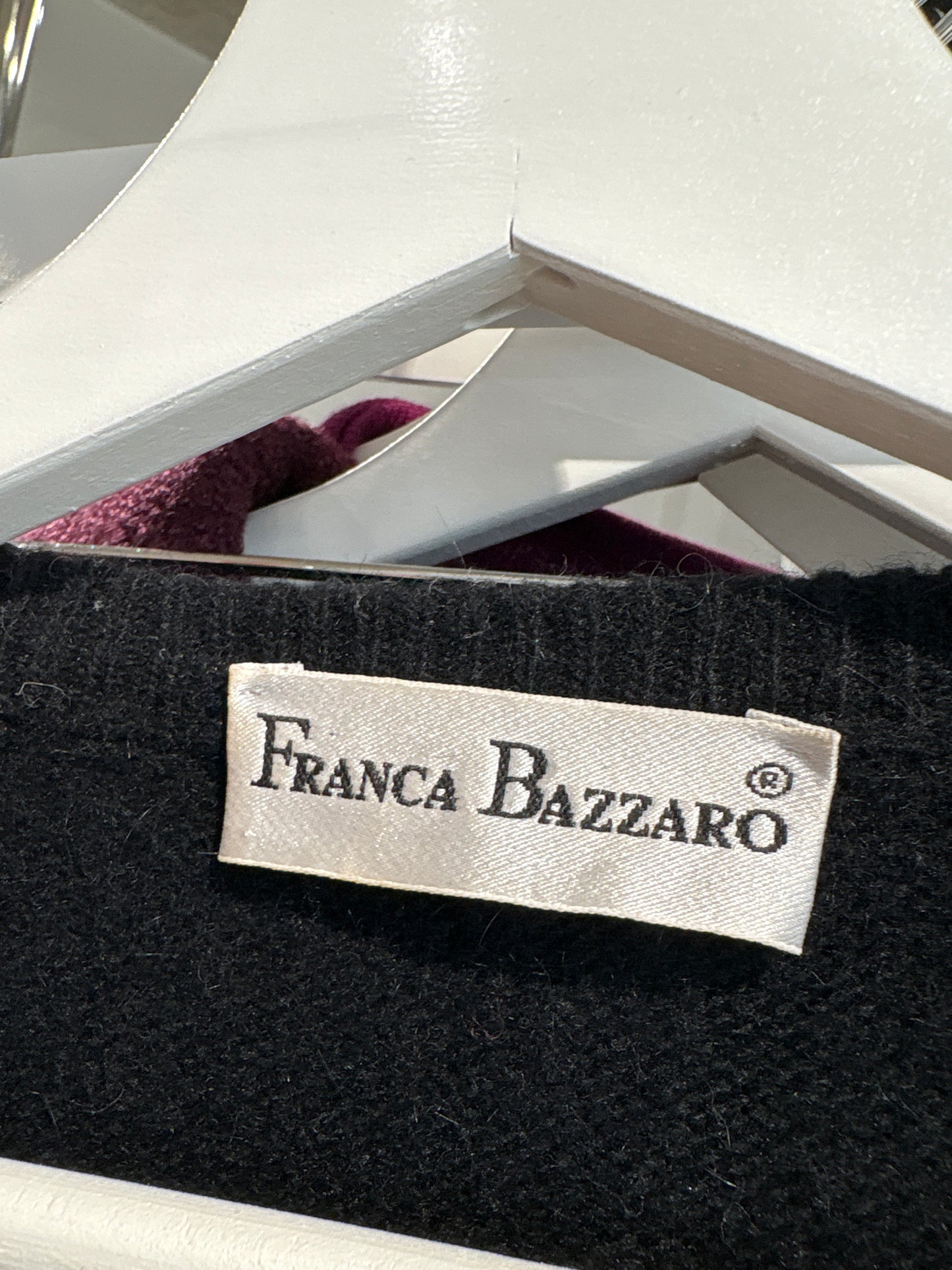 Pulover italian din lana extrafina de gramaj mare cu aplicații multiple de perle