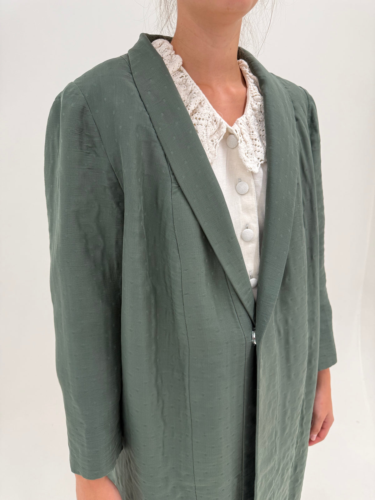 Palton sartorial italian din matlasé de mătase naturală dusty green de designer