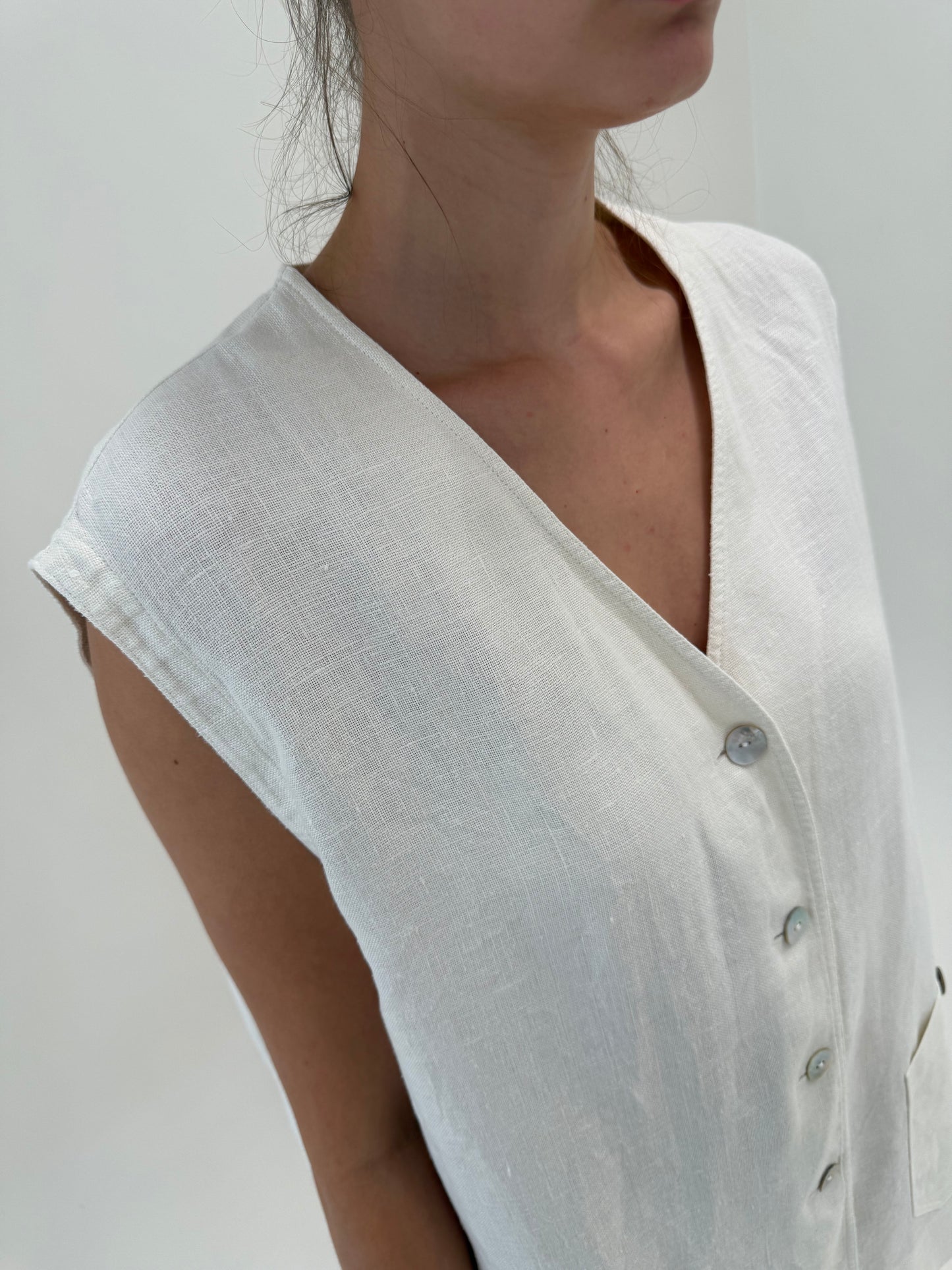 Top italian in croi minimalist din pânză excepțională de in cu nasturi mother of pearl