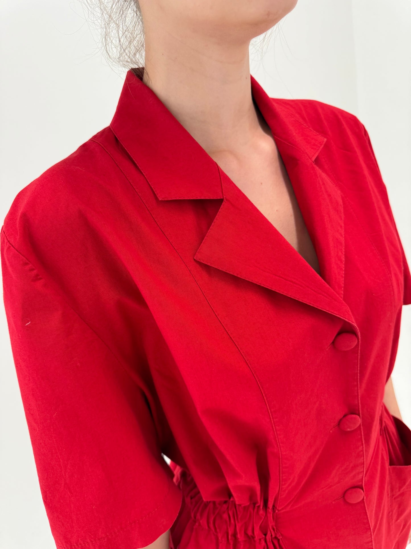 Sacou dark cherry red cu talie ultra marcată din poplin premium de bumbac