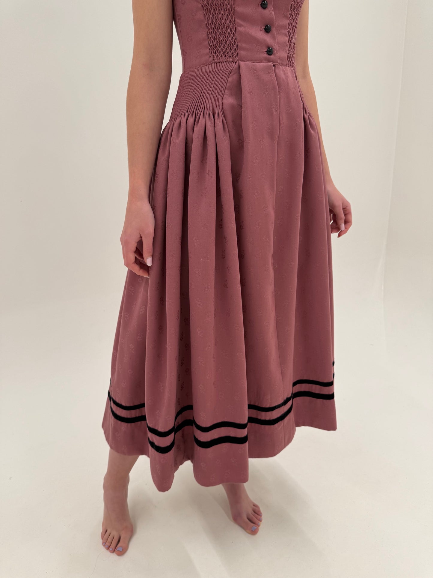 Rochie vintage maxi roz pudrat din lana extrafina cu lucrătură manuală