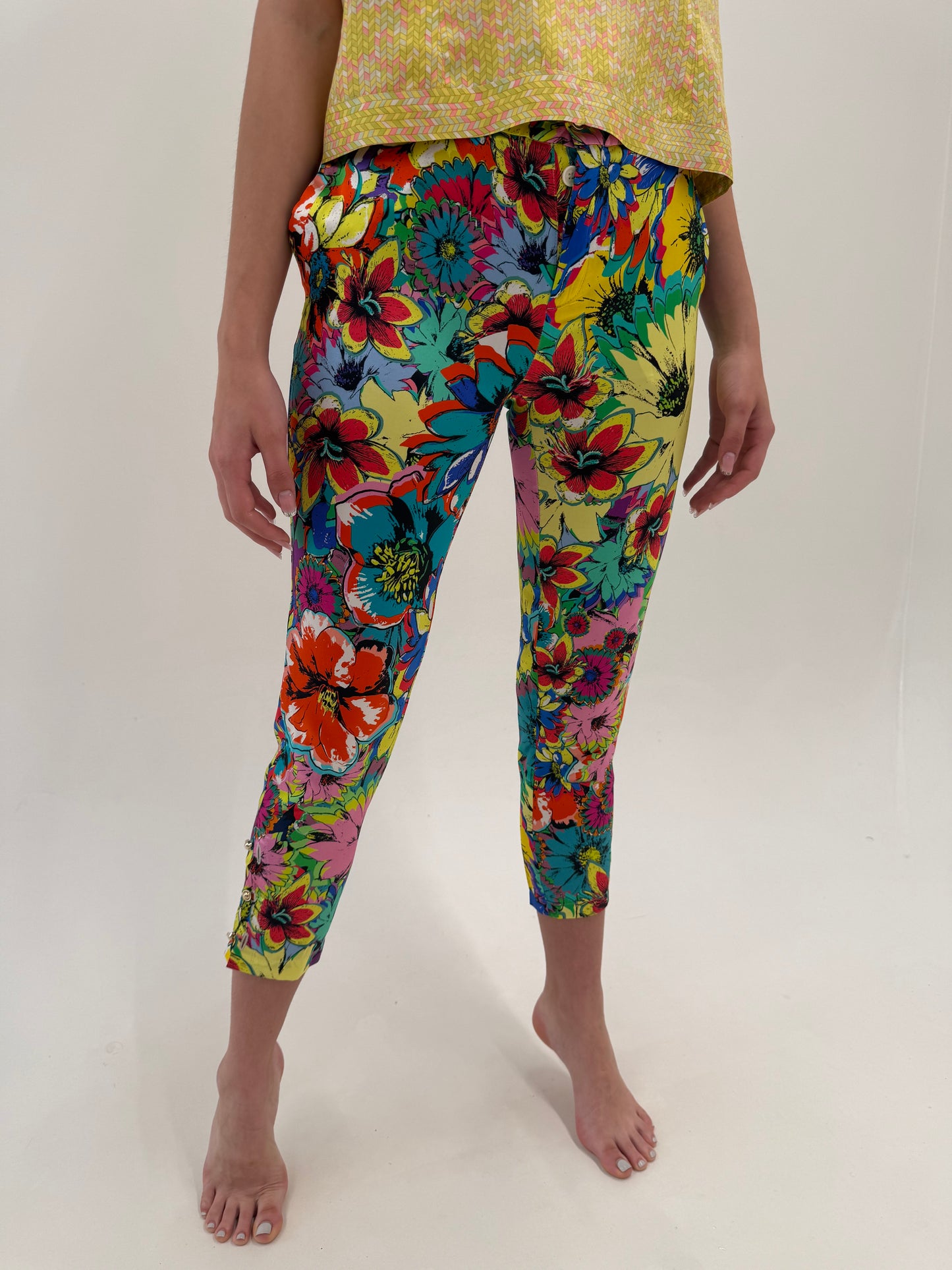 Pantaloni petite Roberto Cavalli din mătase naturală în croi clasic cu influențe casual